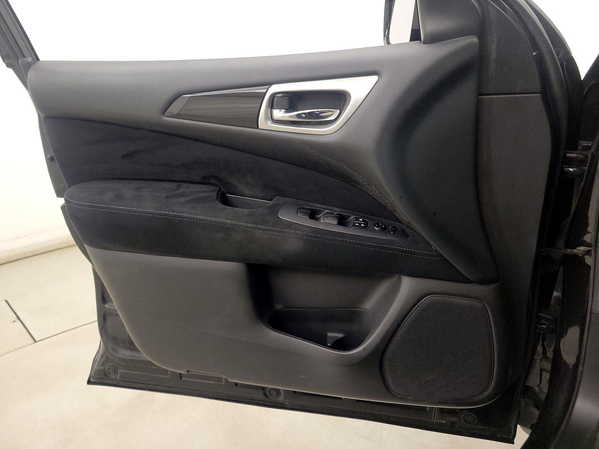 Thumbnail: 2016 Nissan Pathfinder - 12