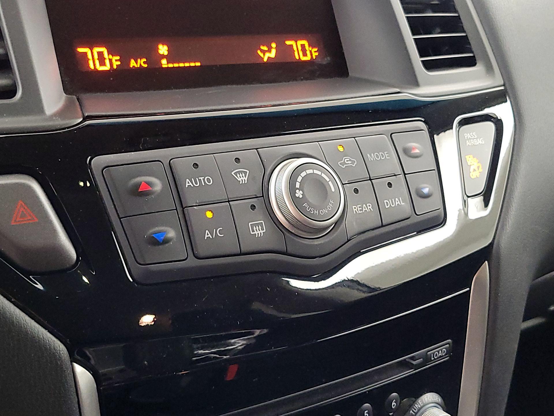 Thumbnail: 2016 Nissan Pathfinder - 15