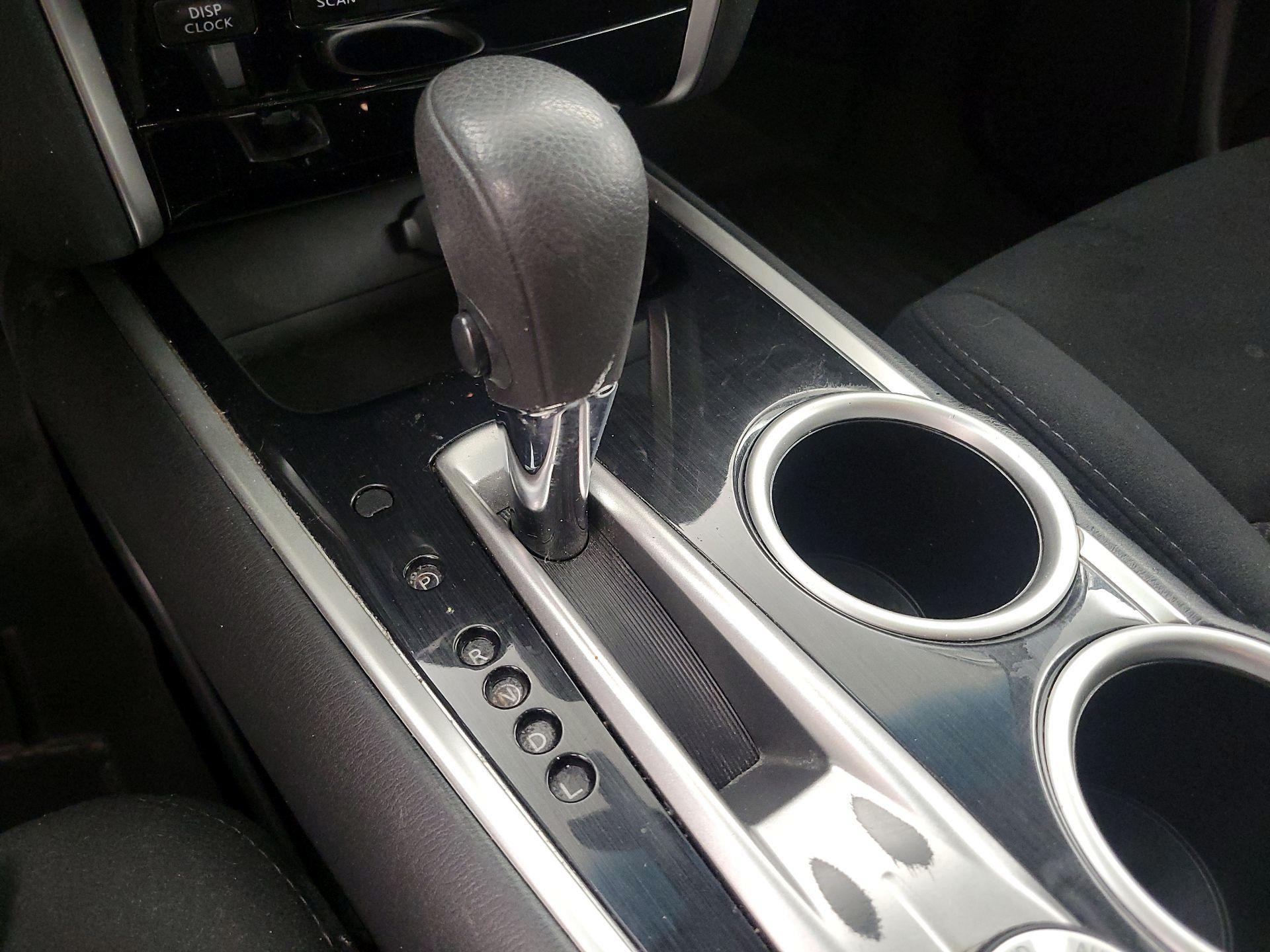 Thumbnail: 2016 Nissan Pathfinder - 16