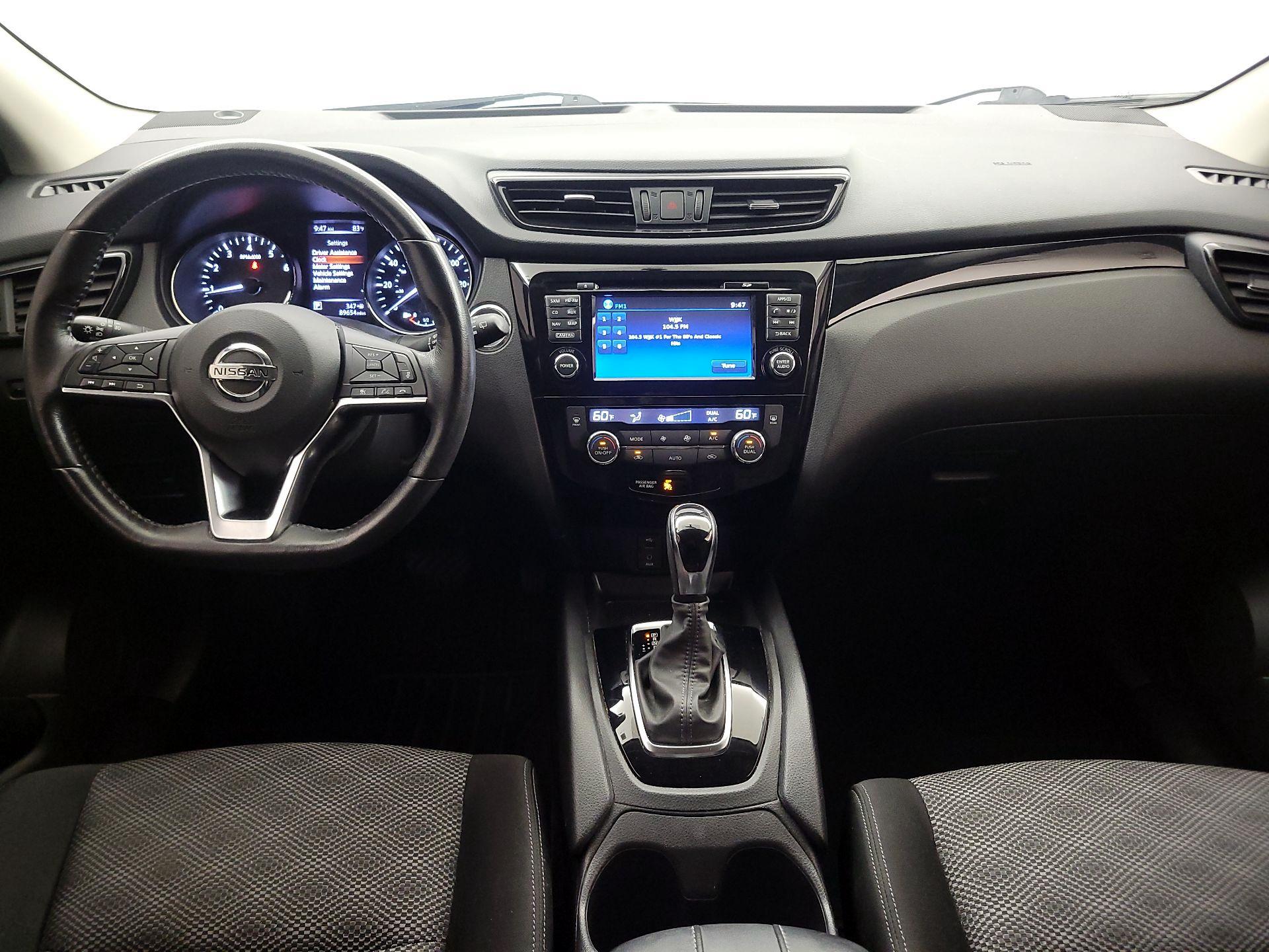 Thumbnail: 2018 Nissan Rogue Sport - 9