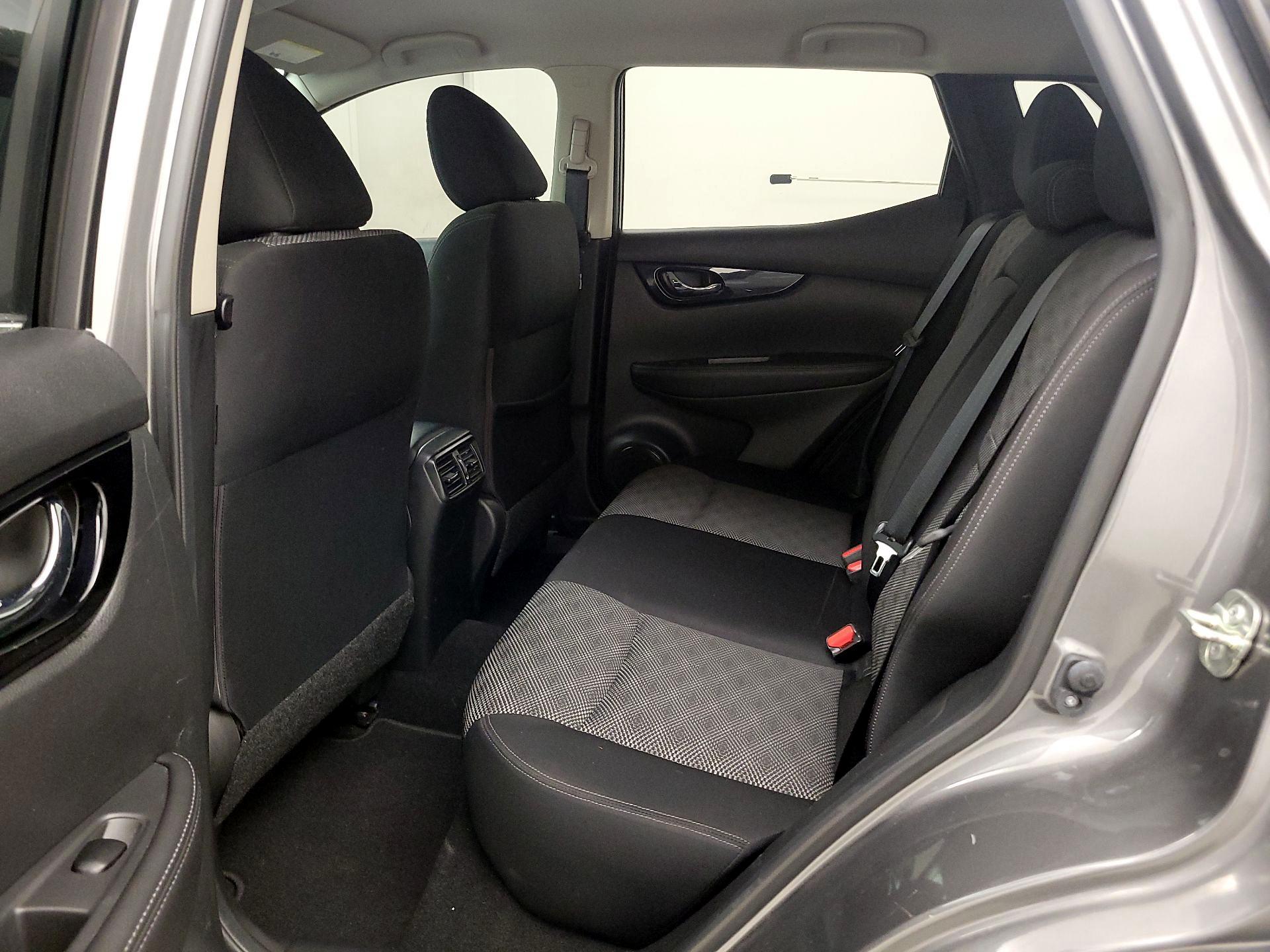 Thumbnail: 2018 Nissan Rogue Sport - 20