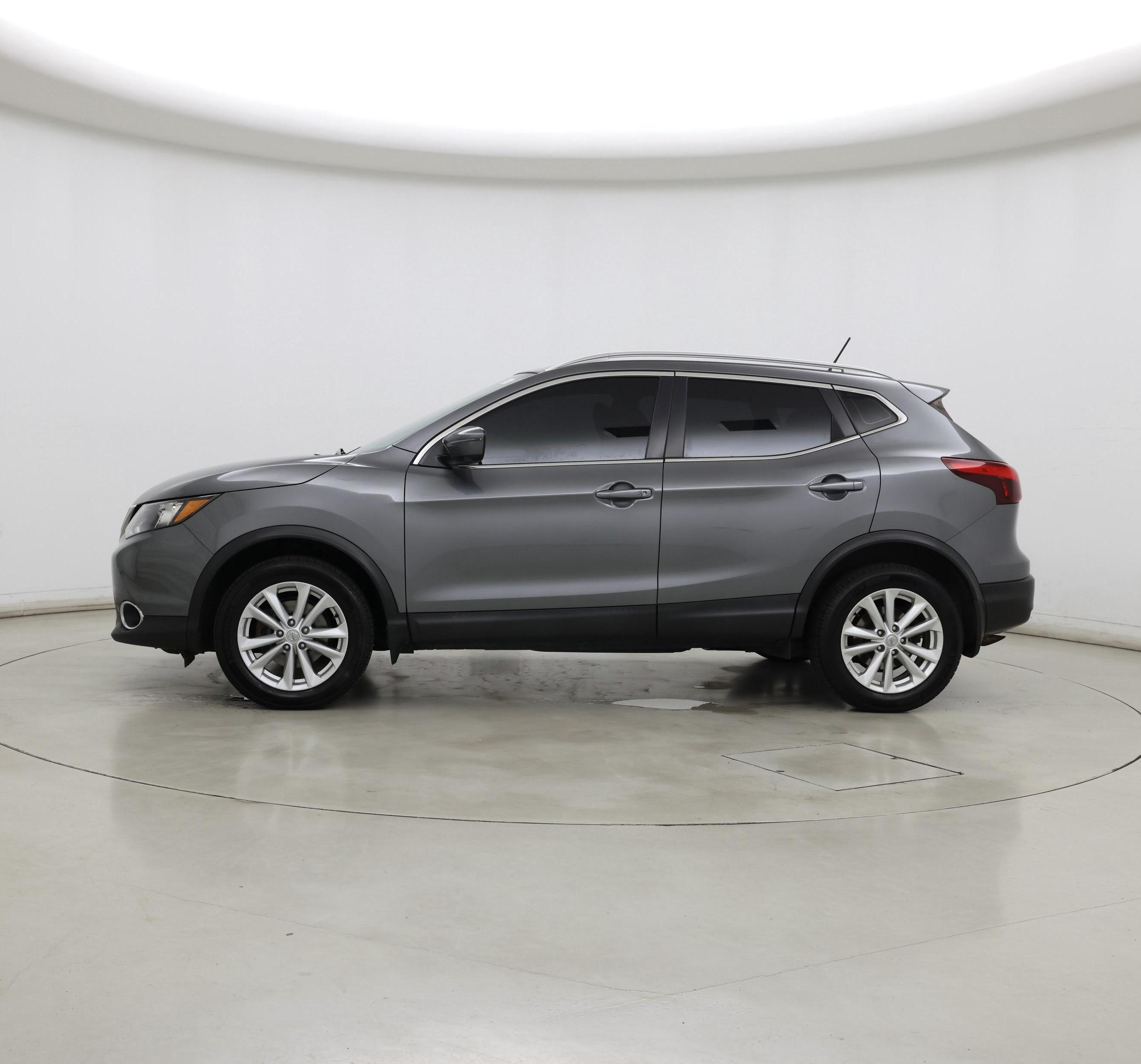 Thumbnail: 2018 Nissan Rogue Sport - 3