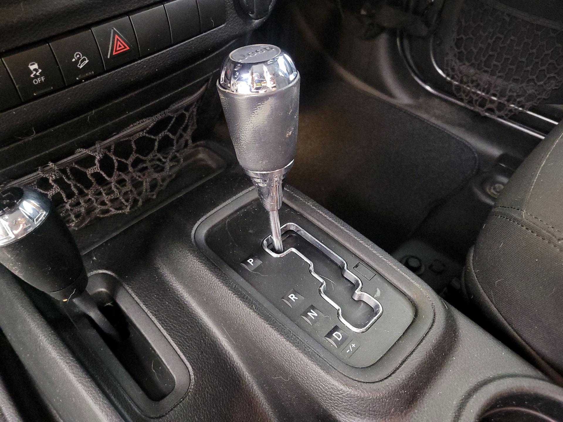 Thumbnail: 2017 Jeep Wrangler - 15