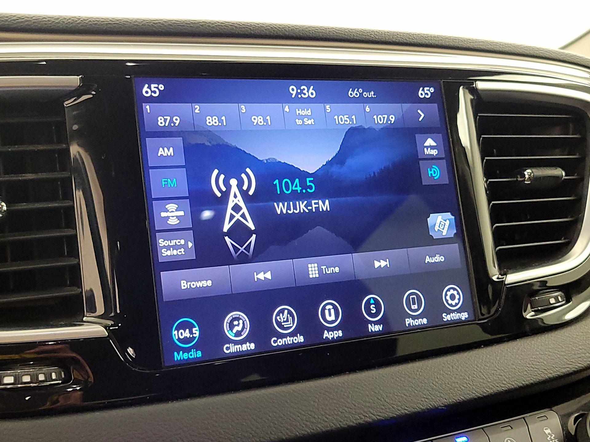 Thumbnail: 2019 Chrysler Pacifica - 16