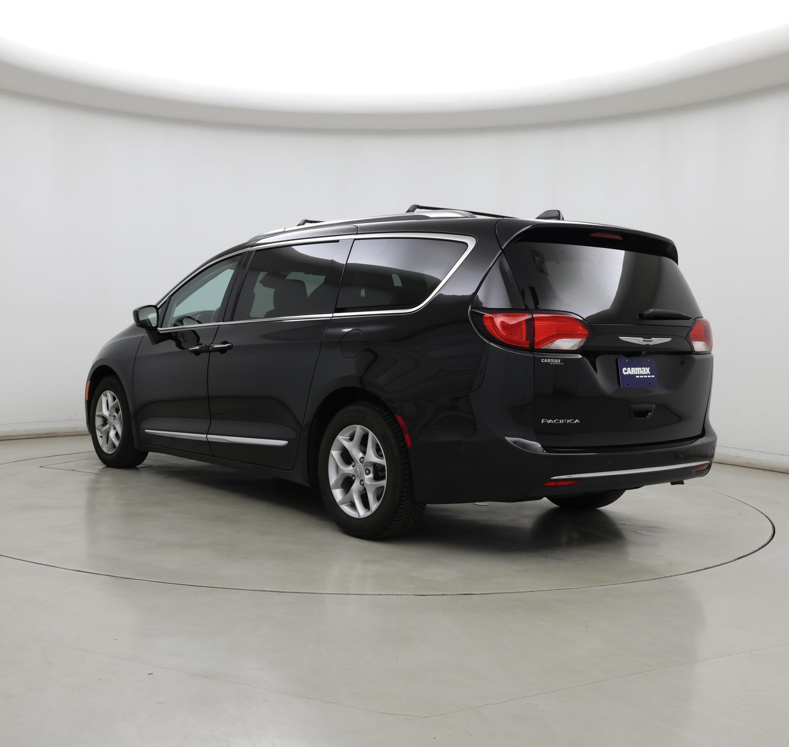 Thumbnail: 2019 Chrysler Pacifica - 2