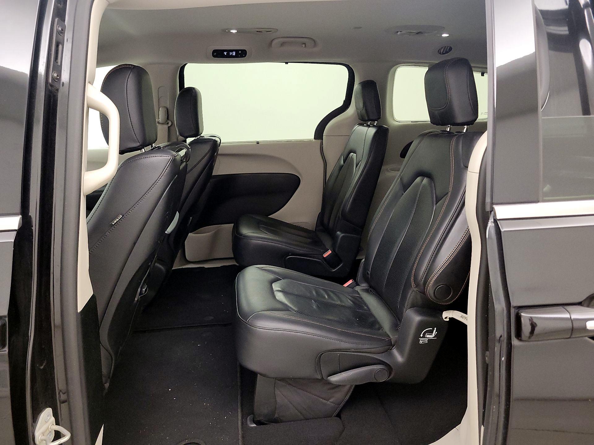 Thumbnail: 2019 Chrysler Pacifica - 20
