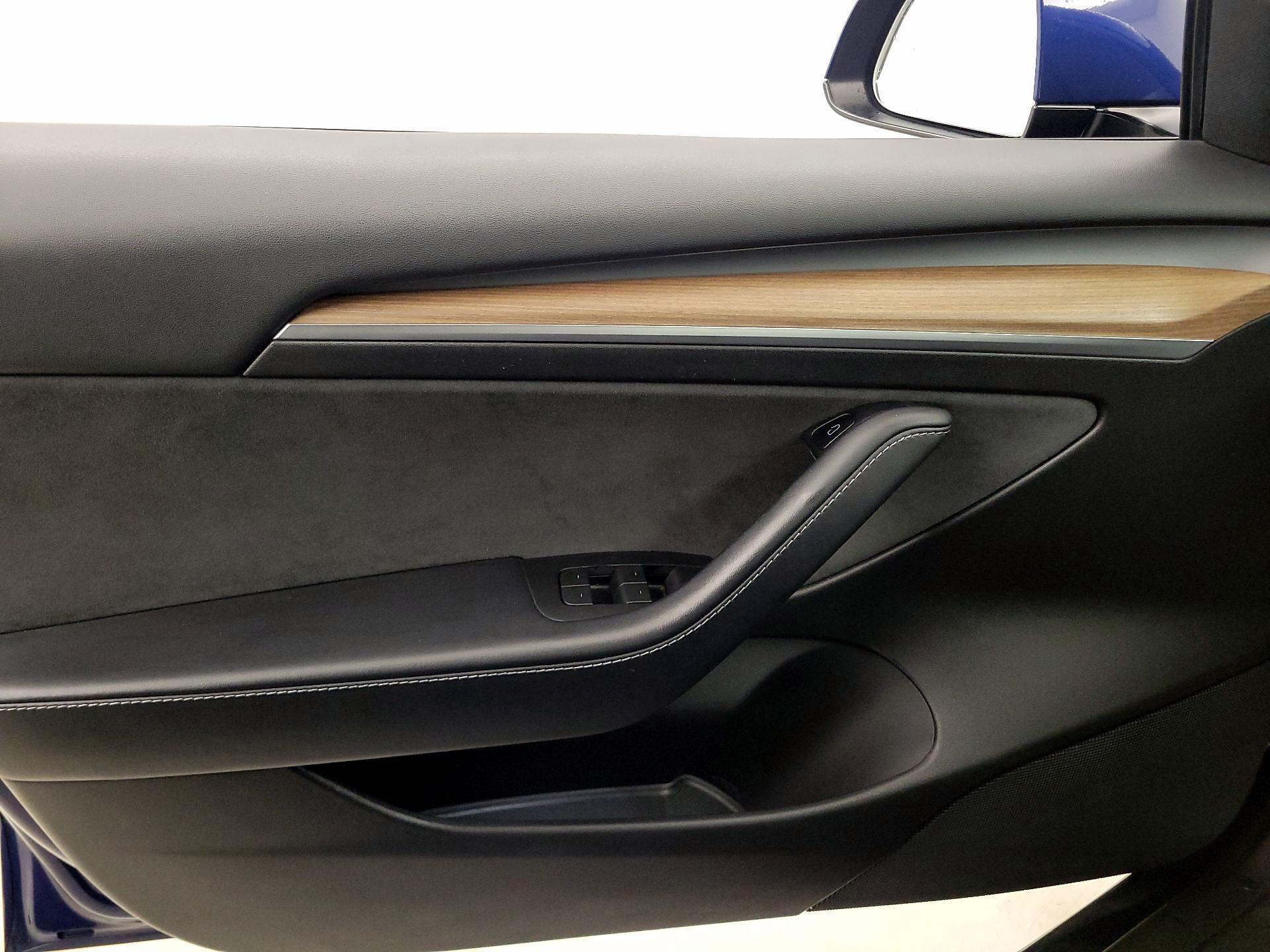 Thumbnail: 2022 Tesla Model 3 - 12