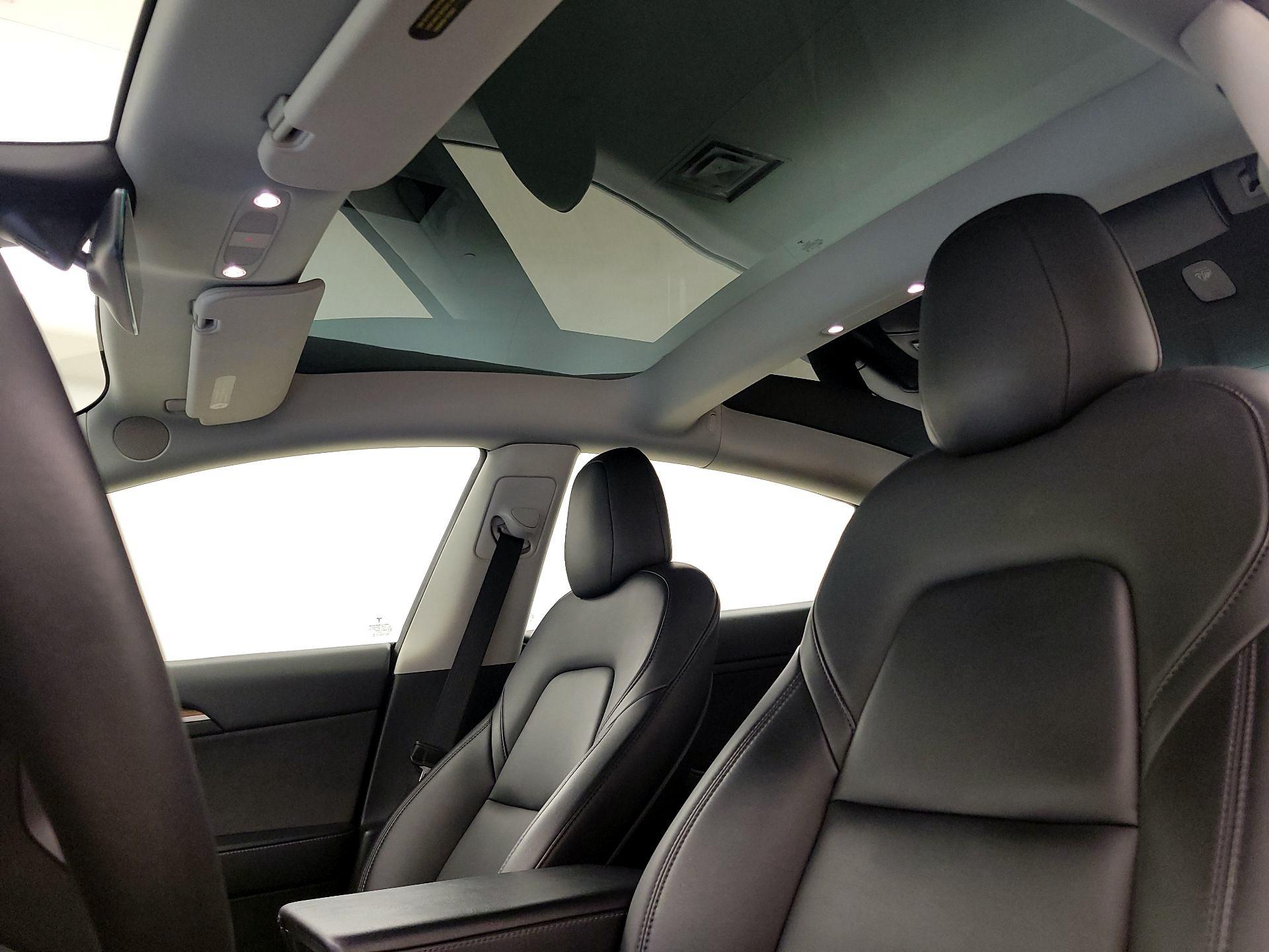 Thumbnail: 2022 Tesla Model 3 - 18