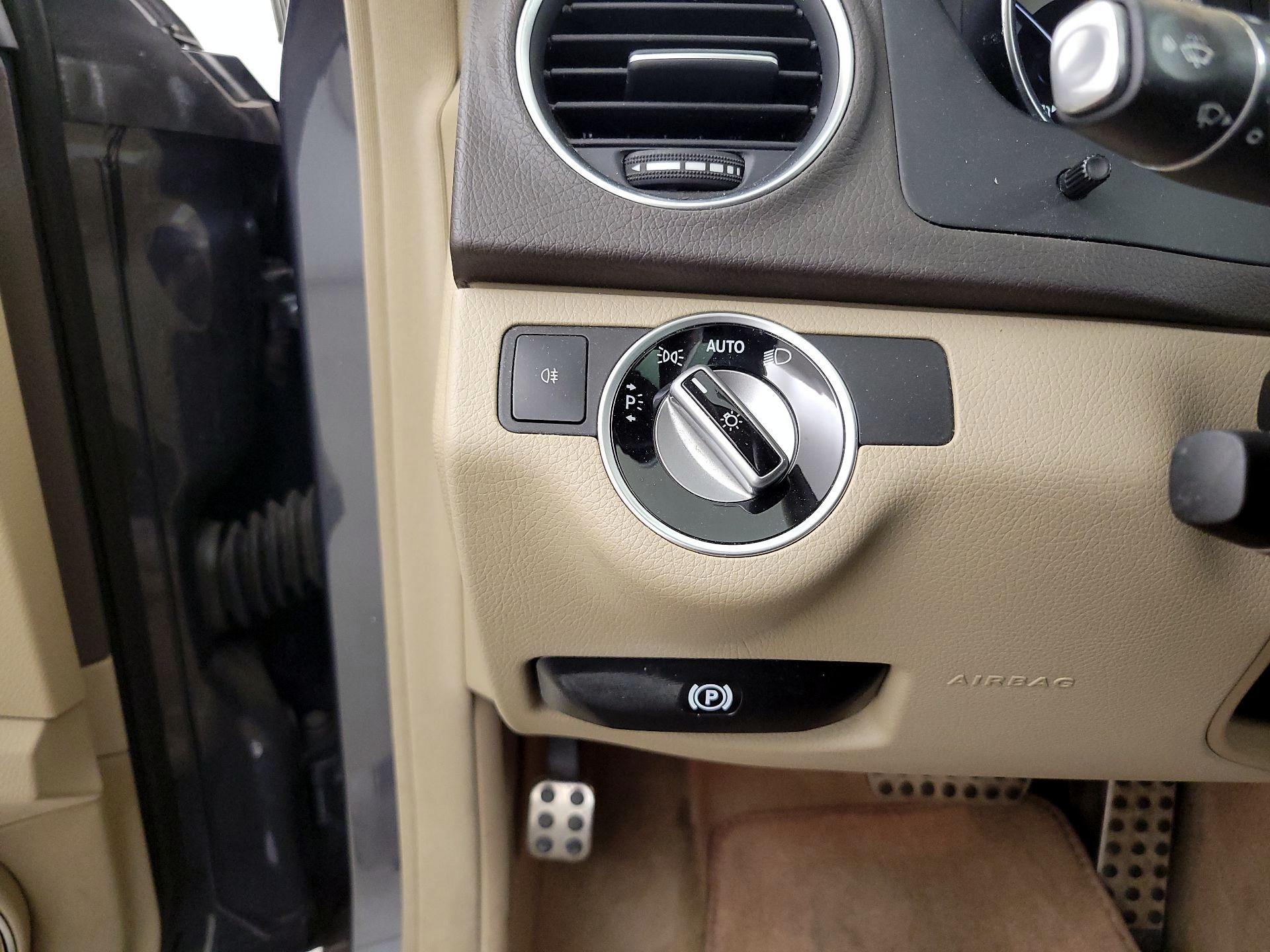 Thumbnail: 2014 Mercedes-Benz C-Class - 13
