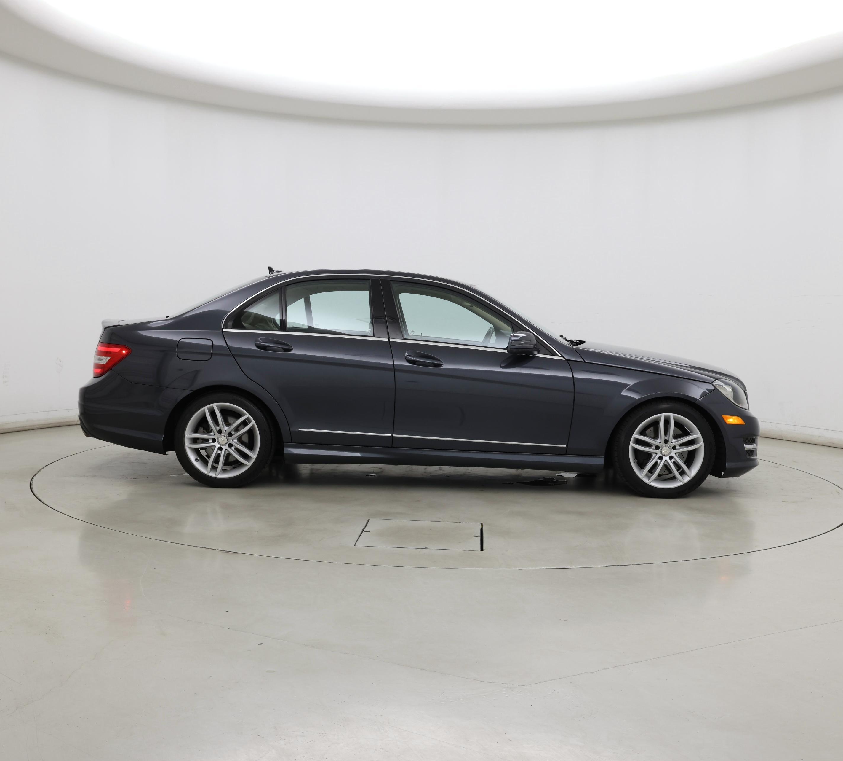 Thumbnail: 2014 Mercedes-Benz C-Class - 7