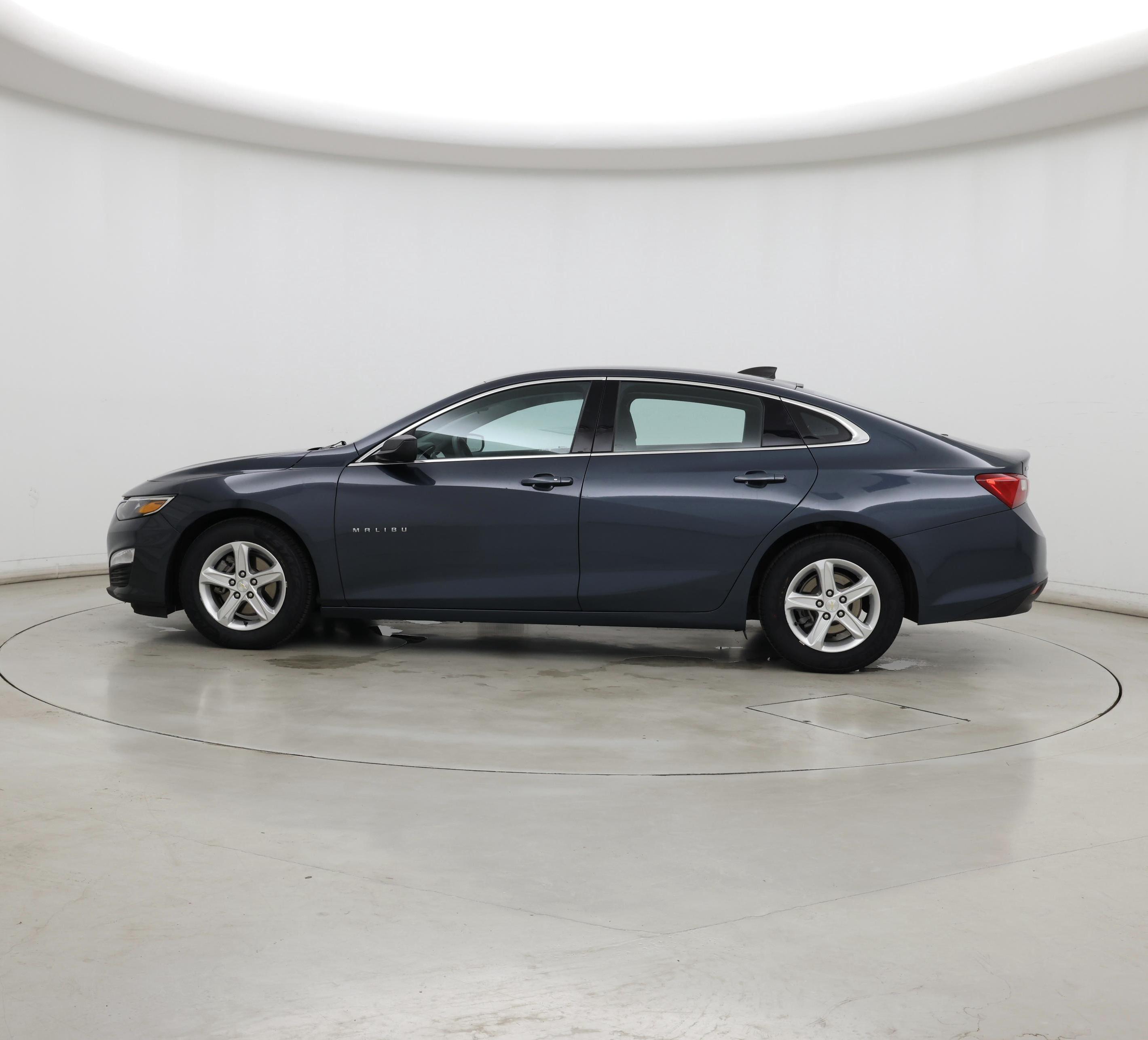 Thumbnail: 2020 Chevrolet Malibu - 3