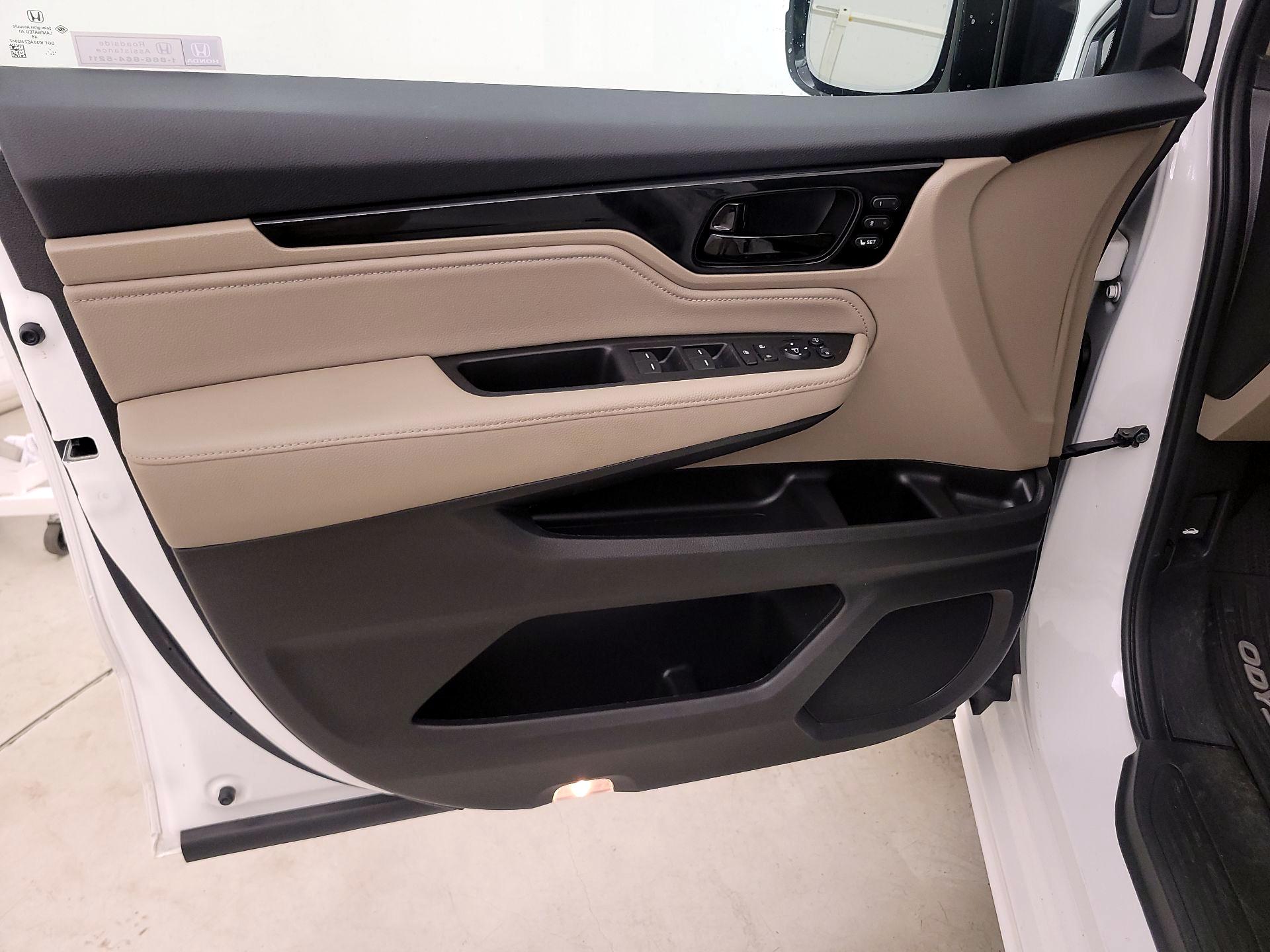 Thumbnail: 2022 Honda Odyssey - 12