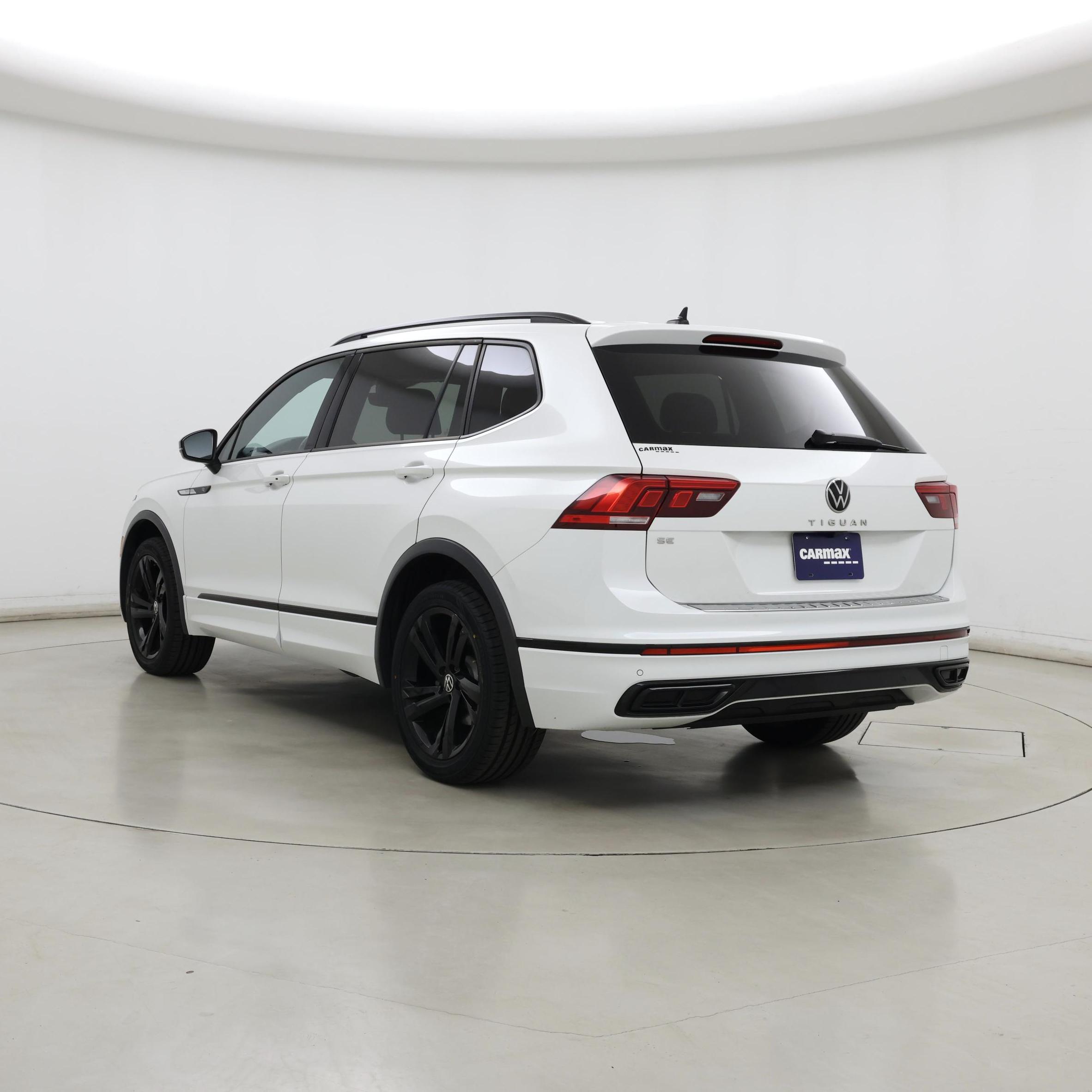 Thumbnail: 2023 Volkswagen Tiguan - 2
