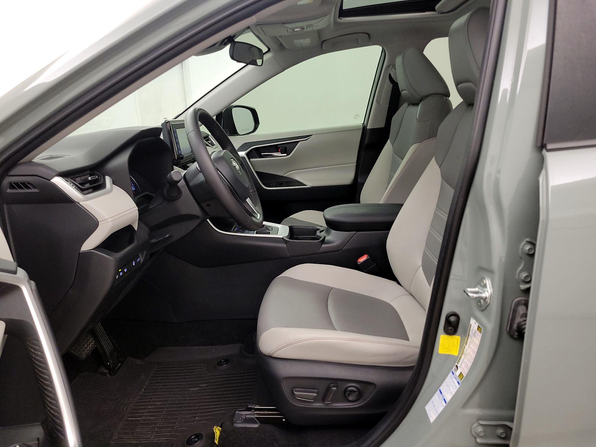 Thumbnail: 2021 Toyota RAV4 - 11