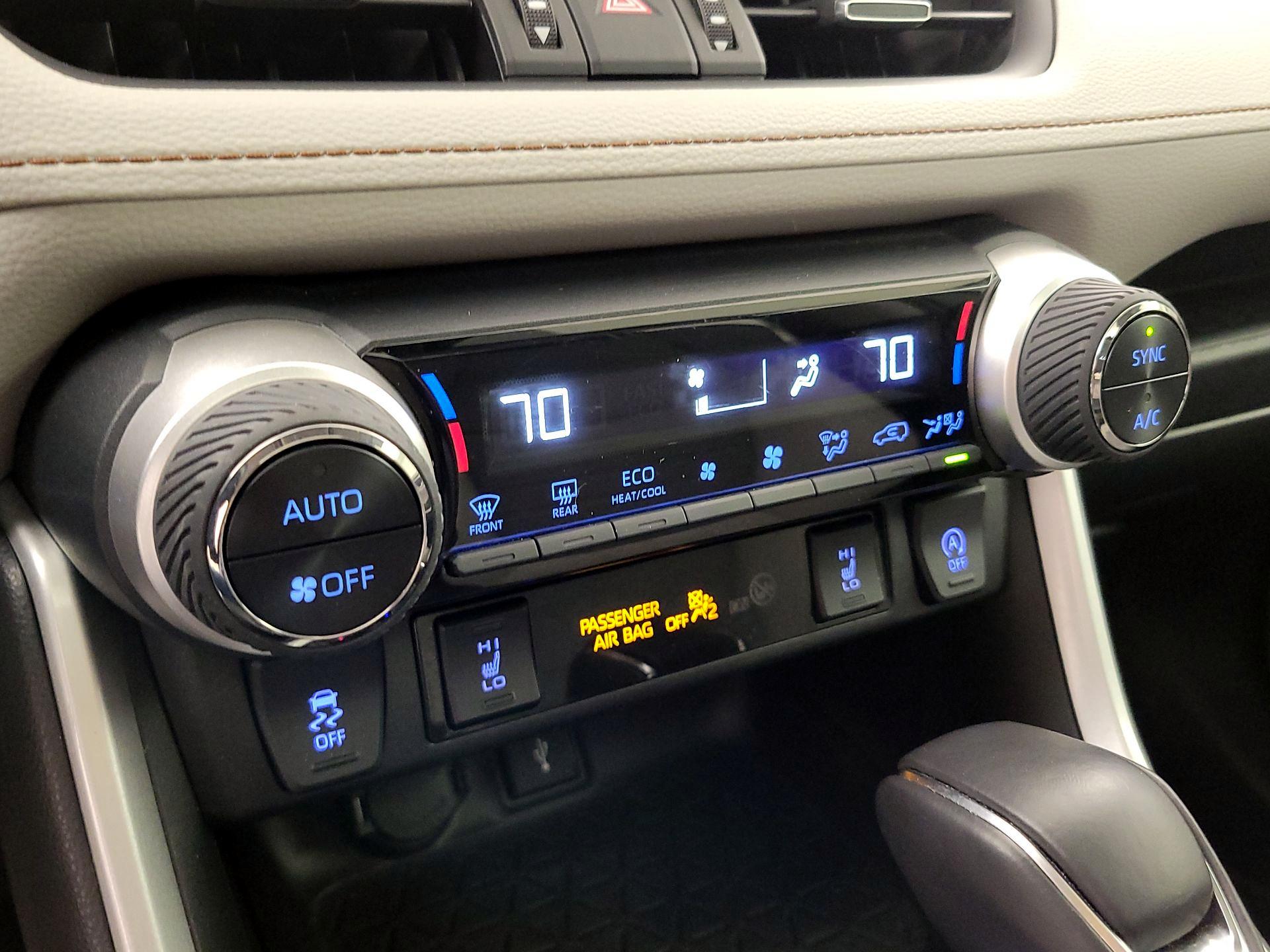 Thumbnail: 2021 Toyota RAV4 - 16