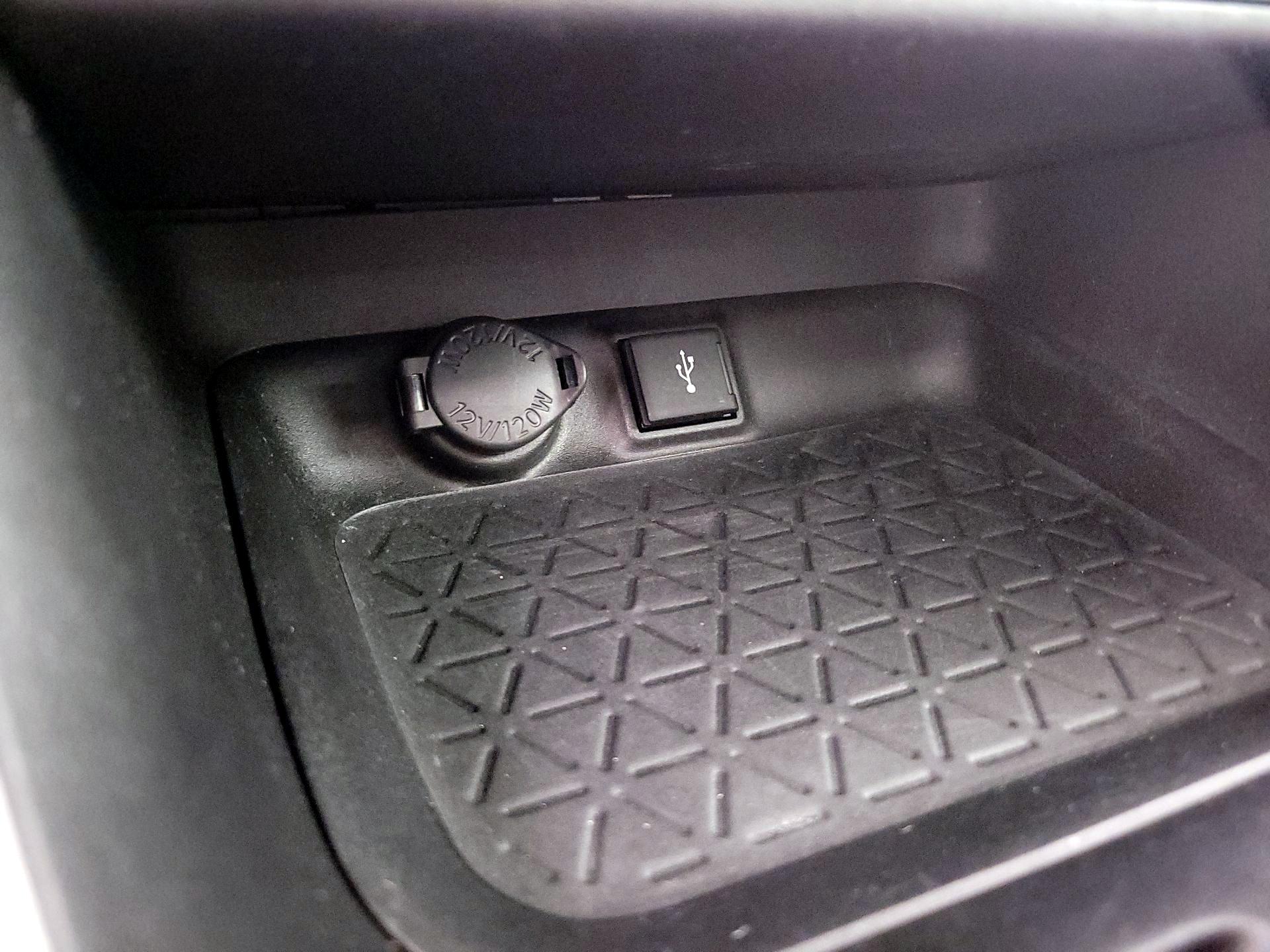 Thumbnail: 2021 Toyota RAV4 - 18