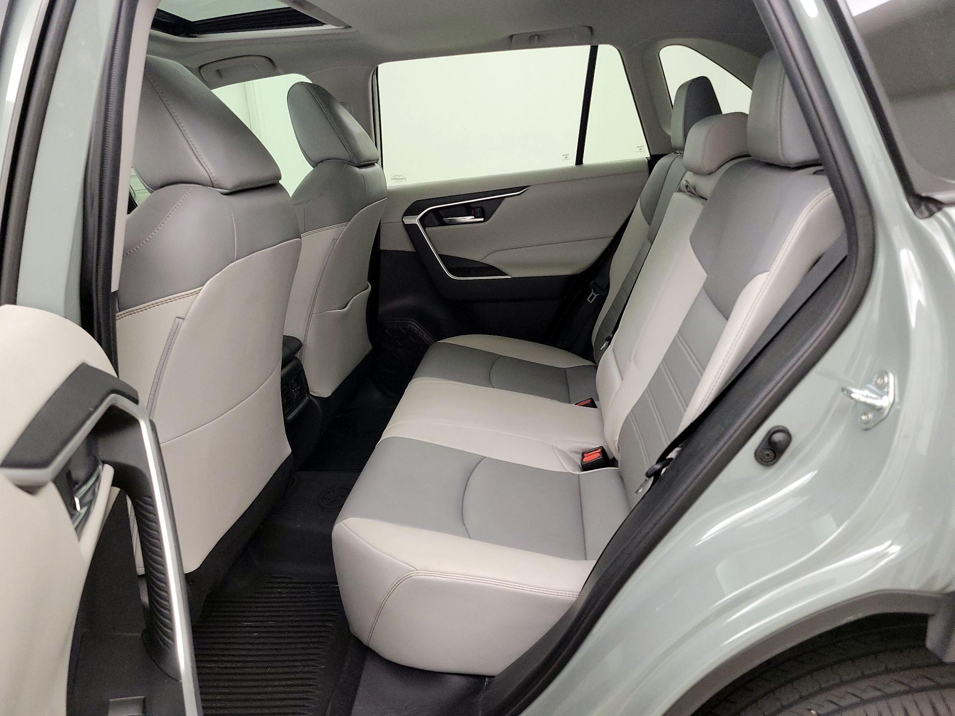 Thumbnail: 2021 Toyota RAV4 - 20