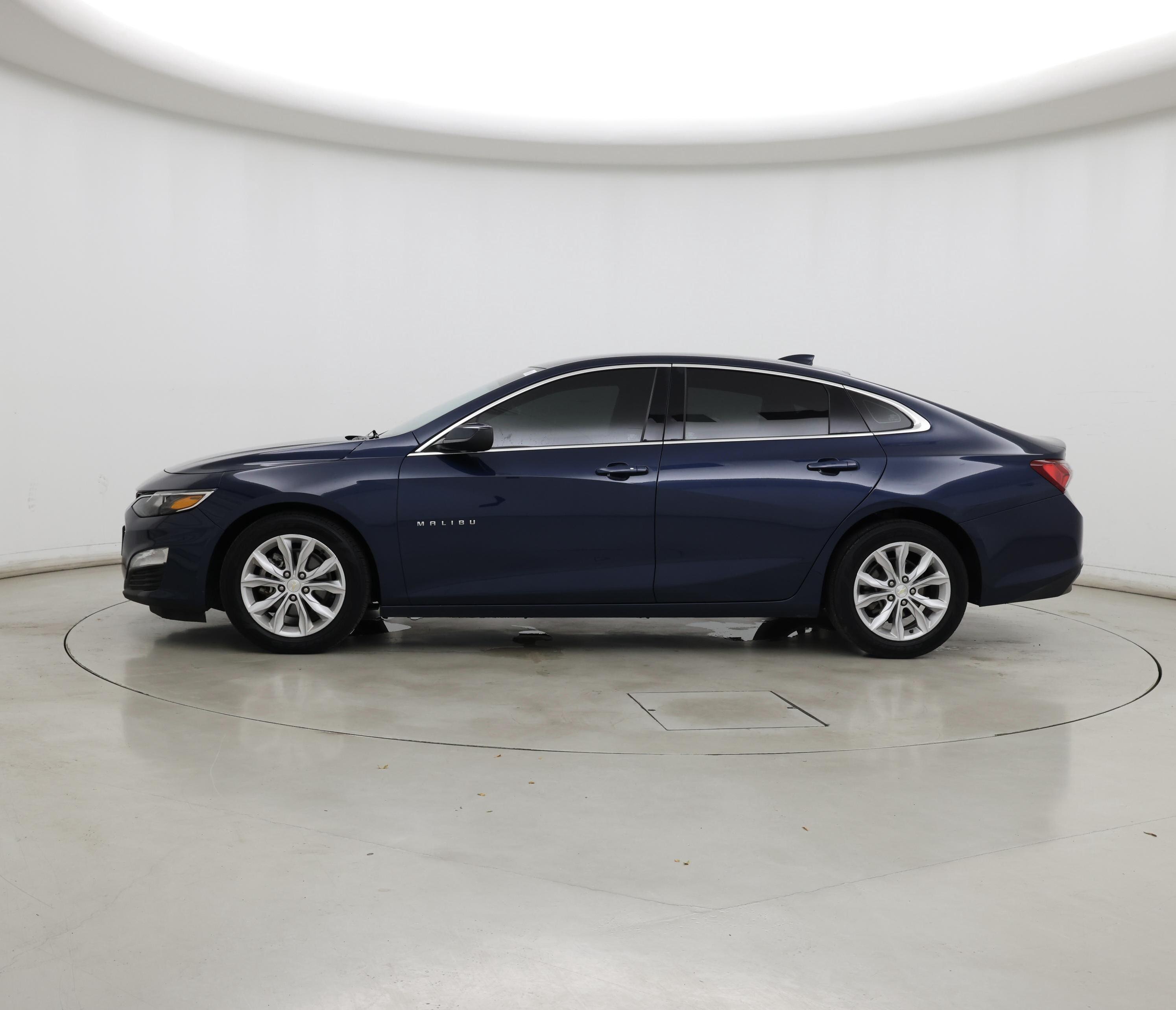 Thumbnail: 2020 Chevrolet Malibu - 3