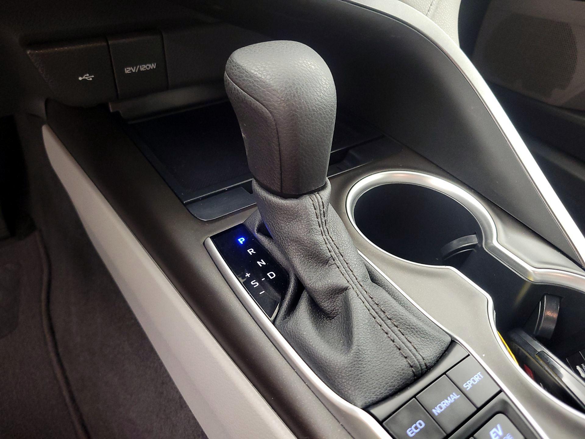 Thumbnail: 2021 Toyota Camry - 17