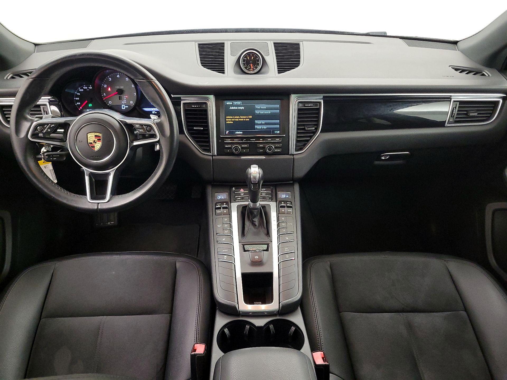 Thumbnail: 2016 Porsche Macan - 9
