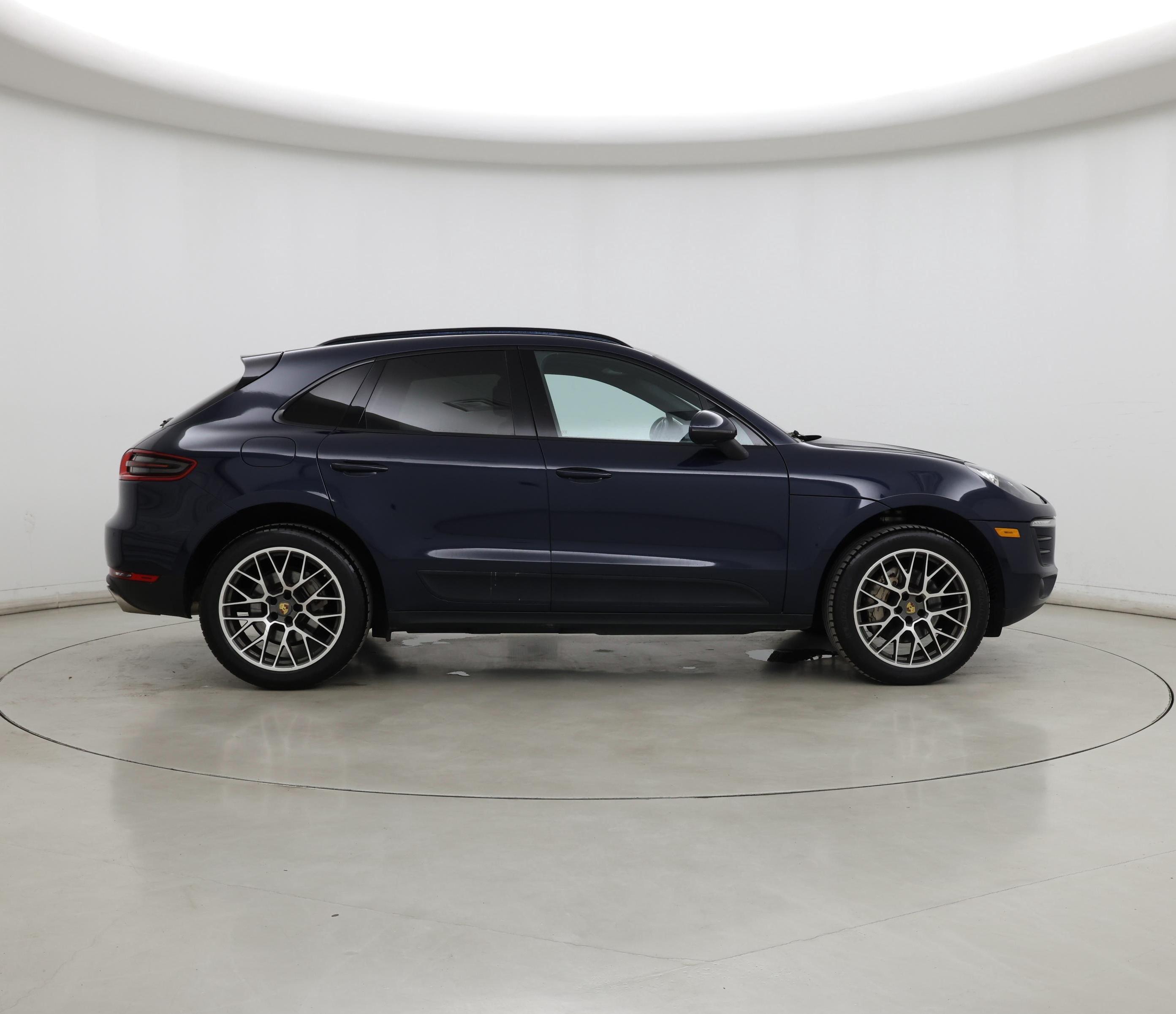 Thumbnail: 2016 Porsche Macan - 7