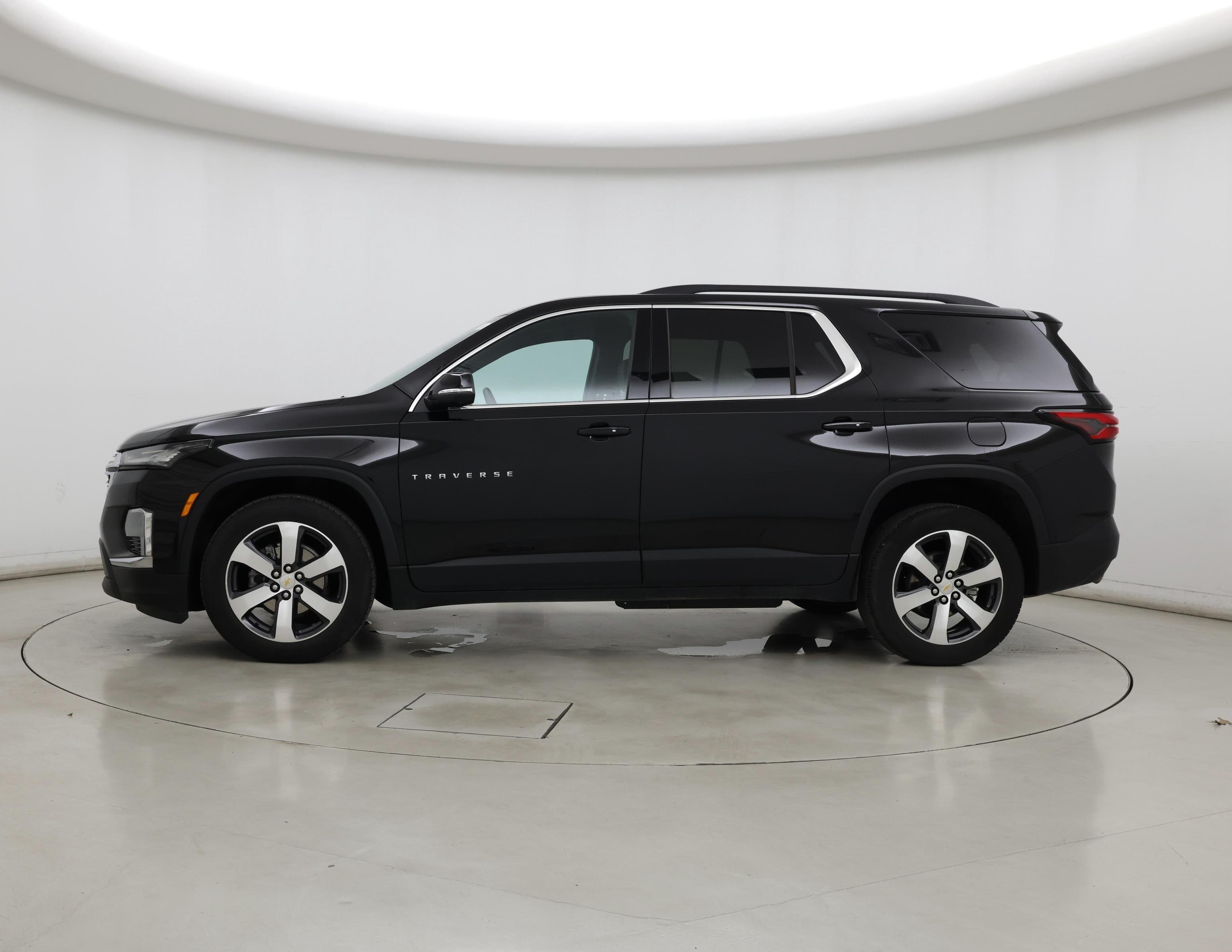 Thumbnail: 2023 Chevrolet Traverse - 3