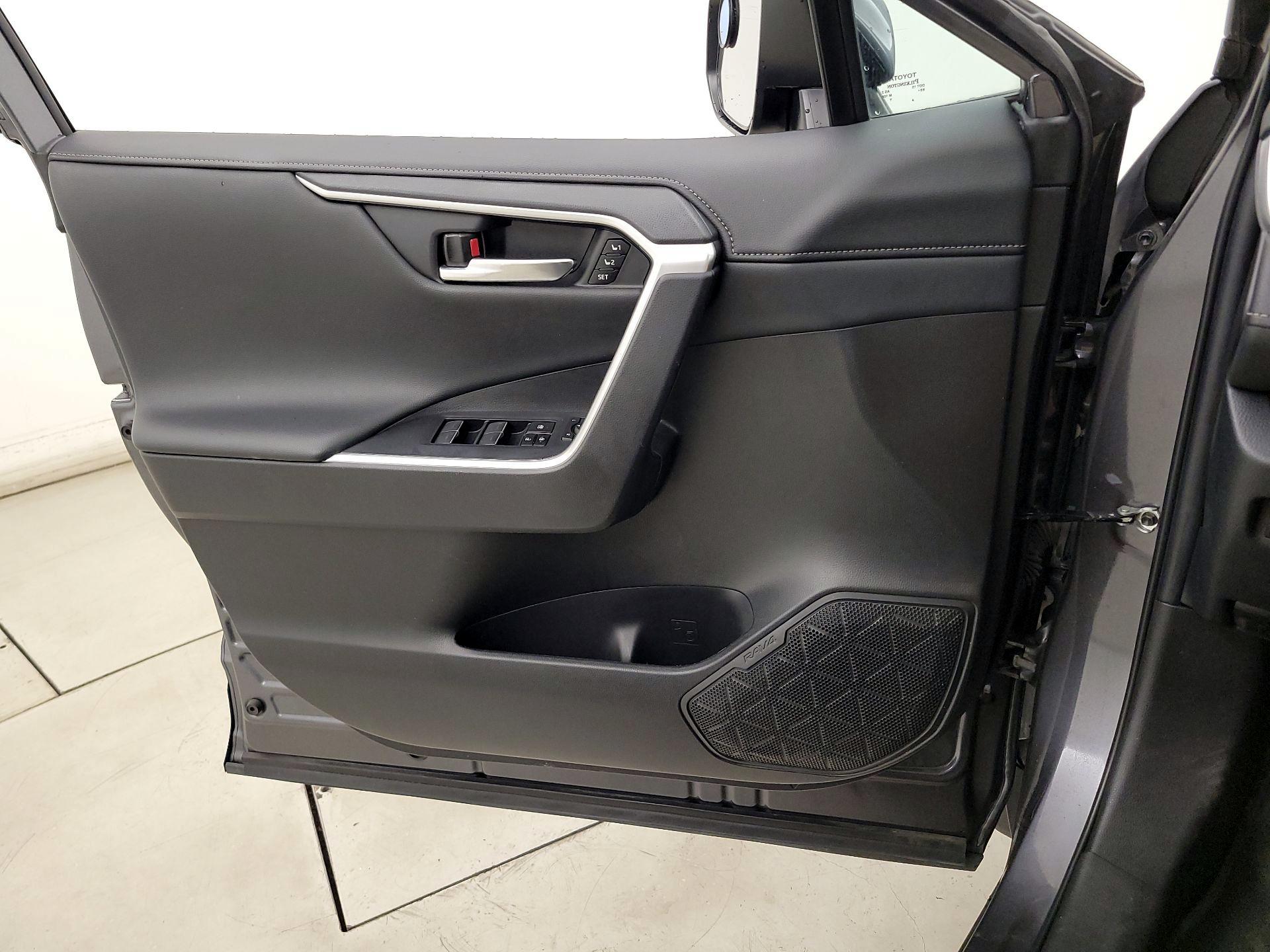 Thumbnail: 2023 Toyota RAV4 - 12