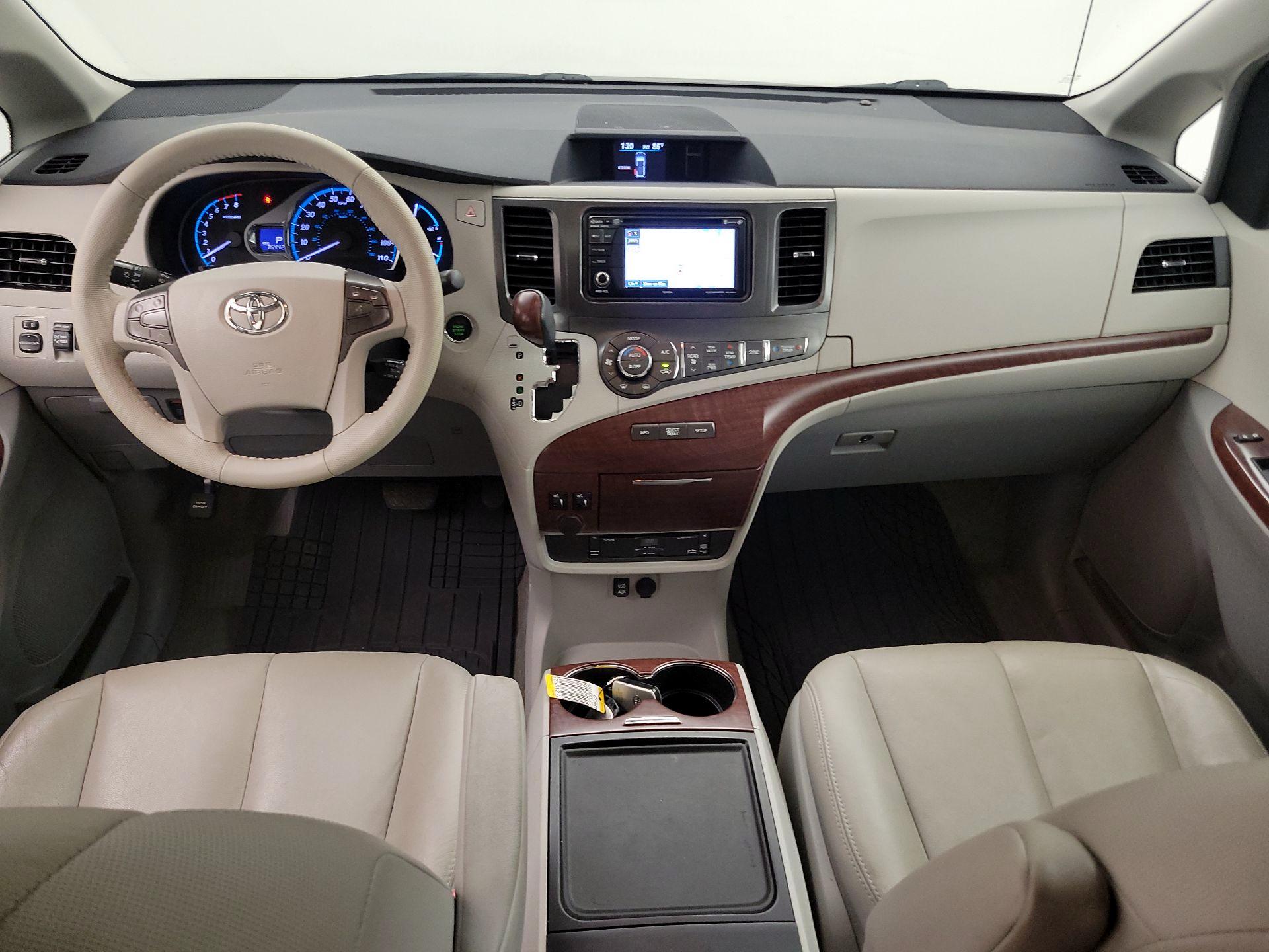 Thumbnail: 2013 Toyota Sienna - 9