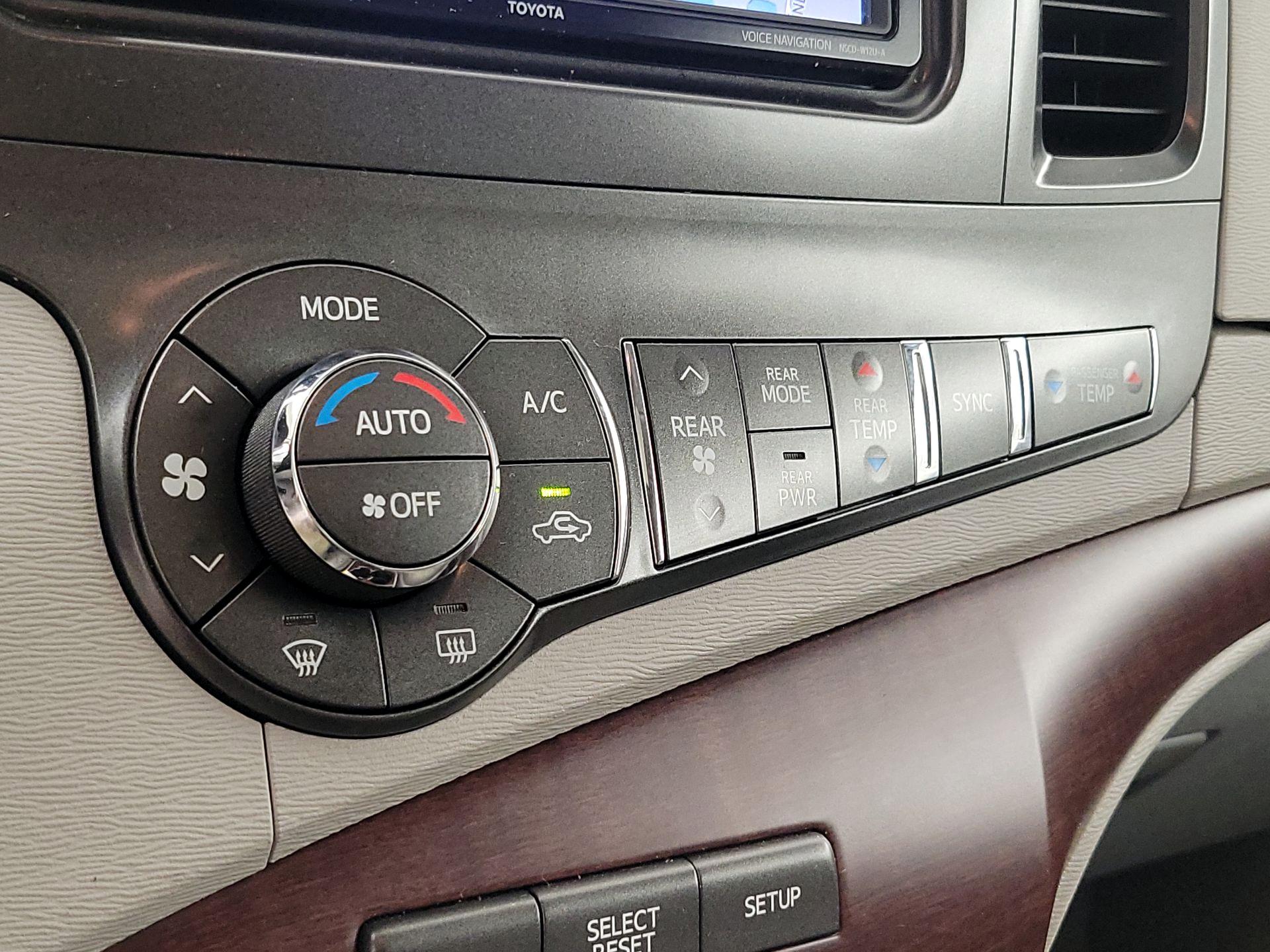 Thumbnail: 2013 Toyota Sienna - 17