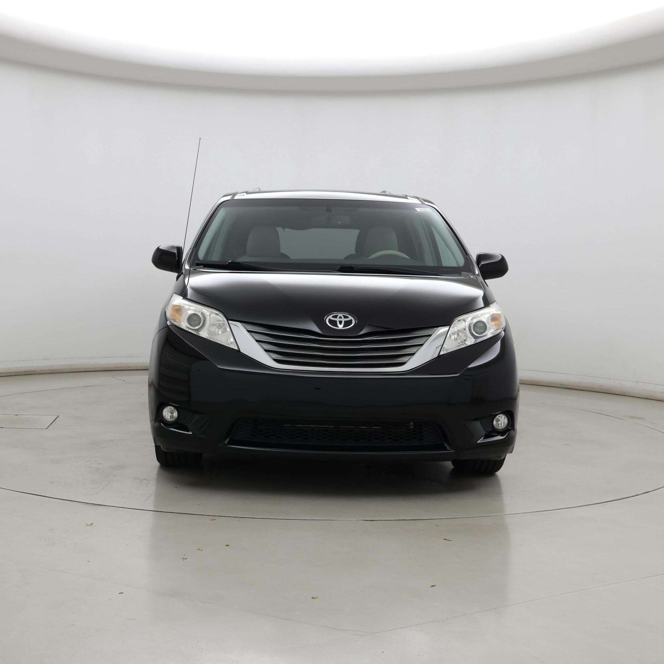Thumbnail: 2013 Toyota Sienna - 5