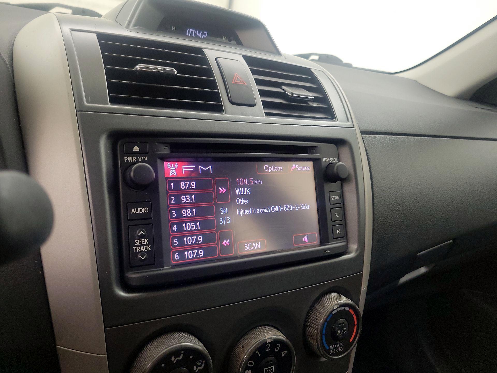Thumbnail: 2013 Toyota Corolla - 14