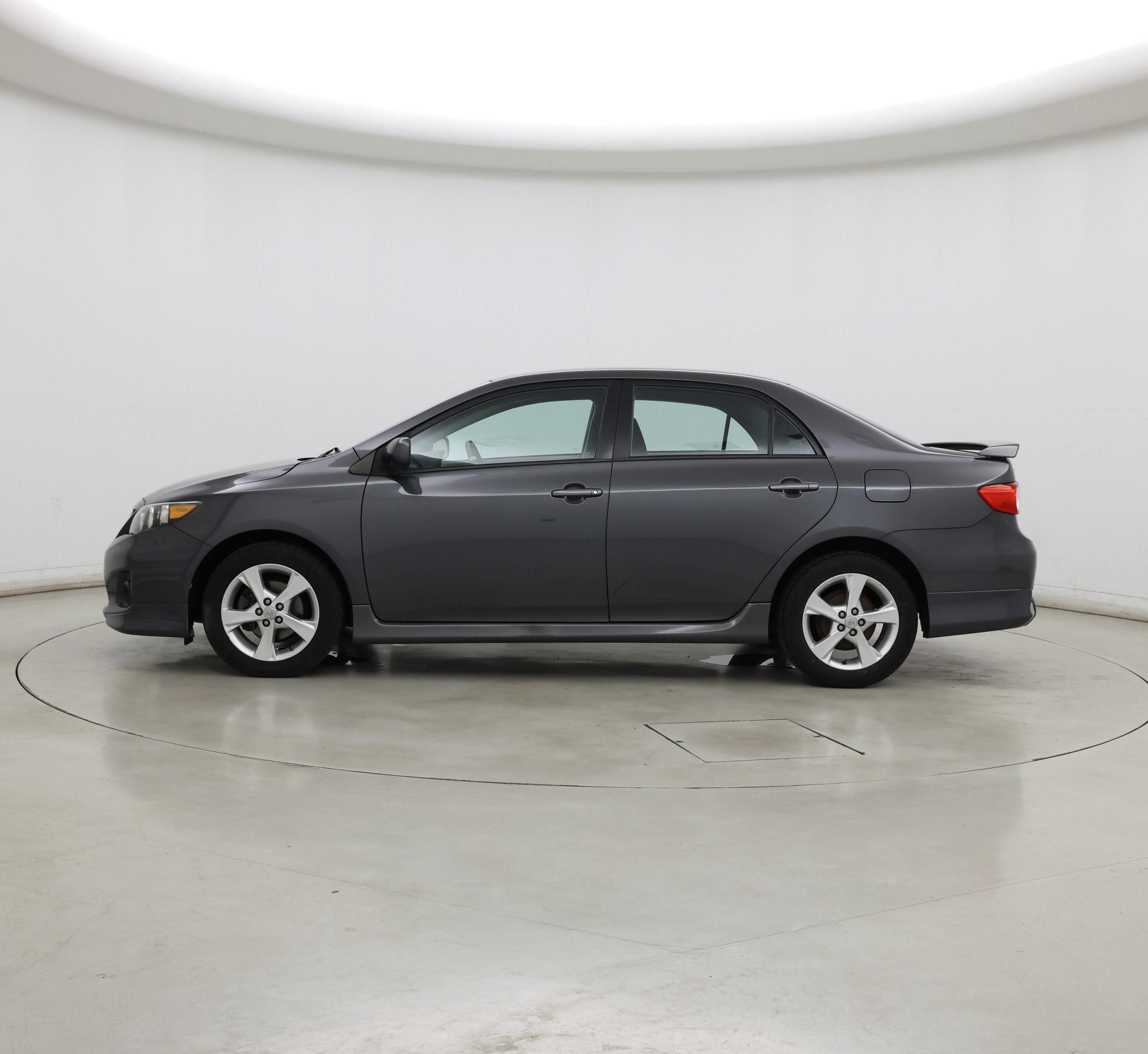 Thumbnail: 2013 Toyota Corolla - 3