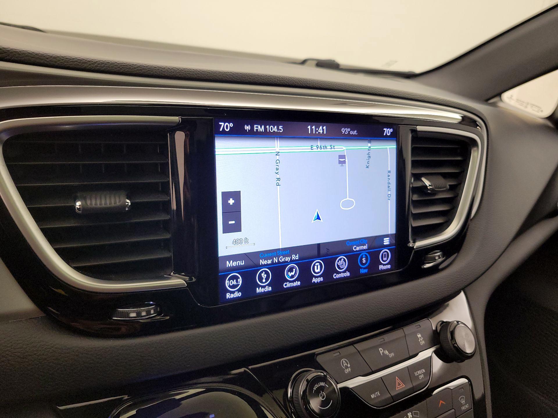 Thumbnail: 2018 Chrysler Pacifica - 14