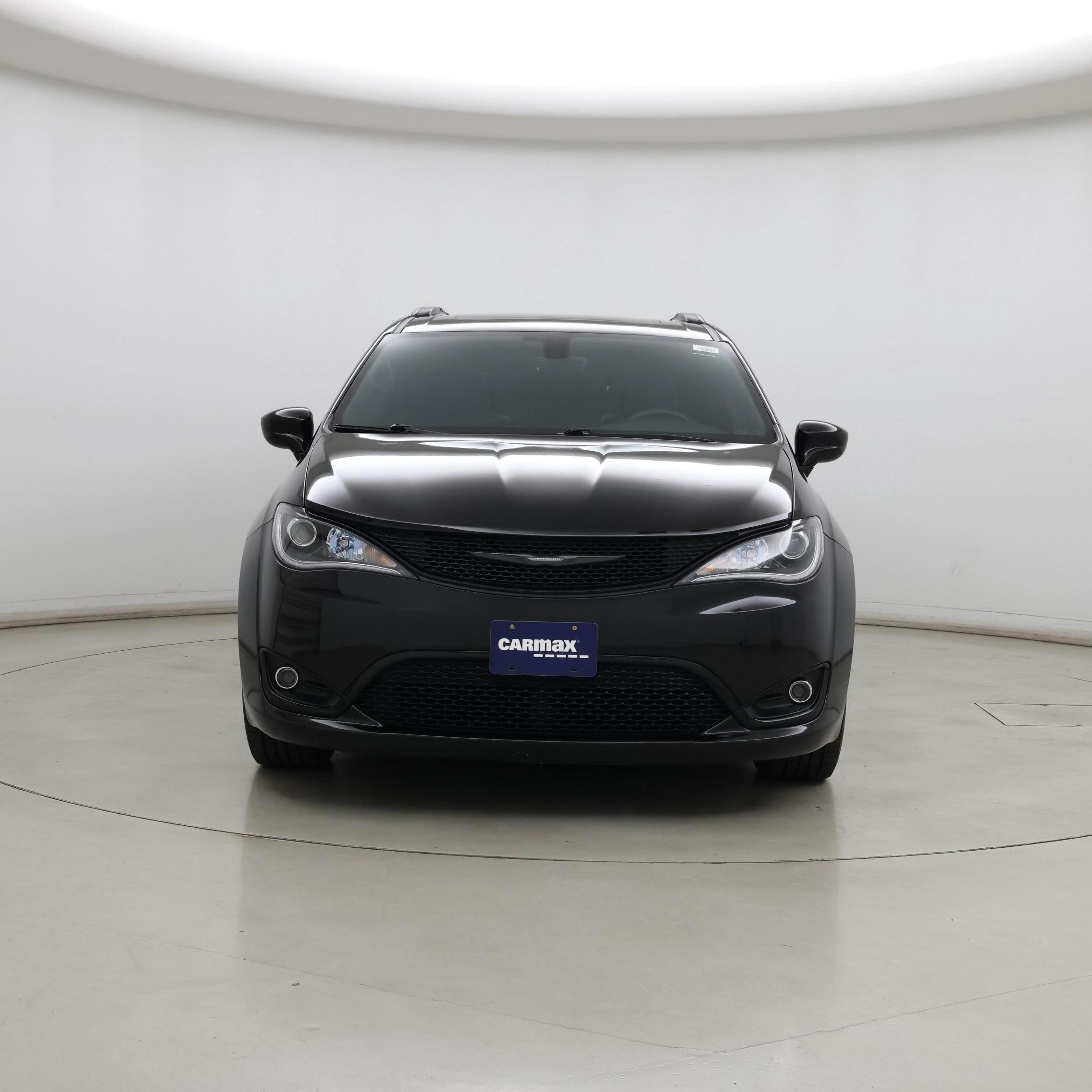 Thumbnail: 2018 Chrysler Pacifica - 5
