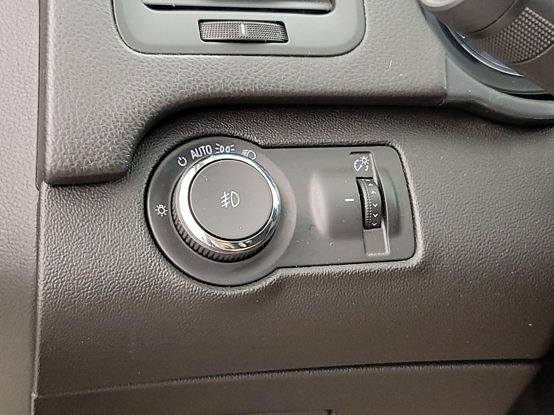 Thumbnail: 2017 Buick Regal - 13