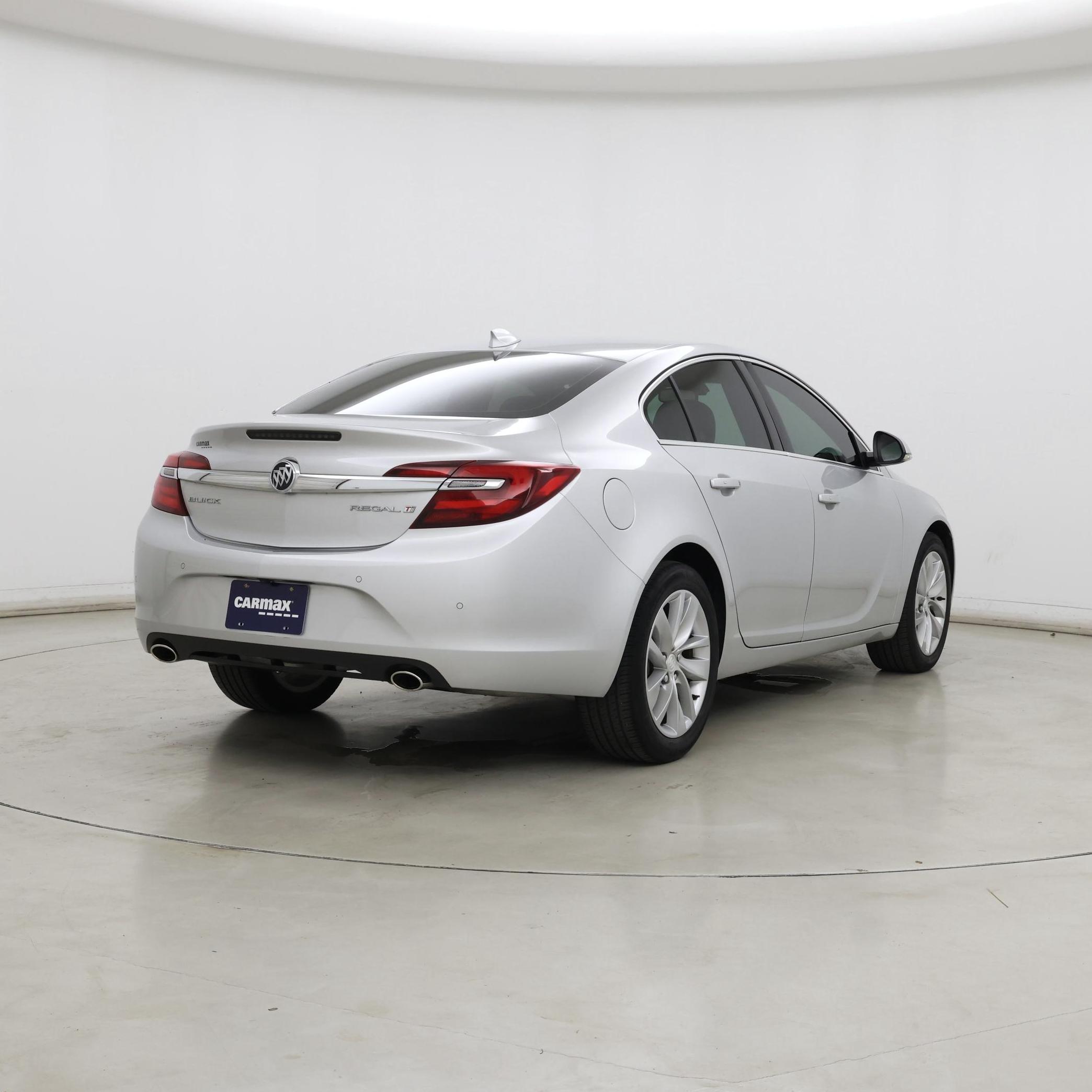 Thumbnail: 2017 Buick Regal - 8