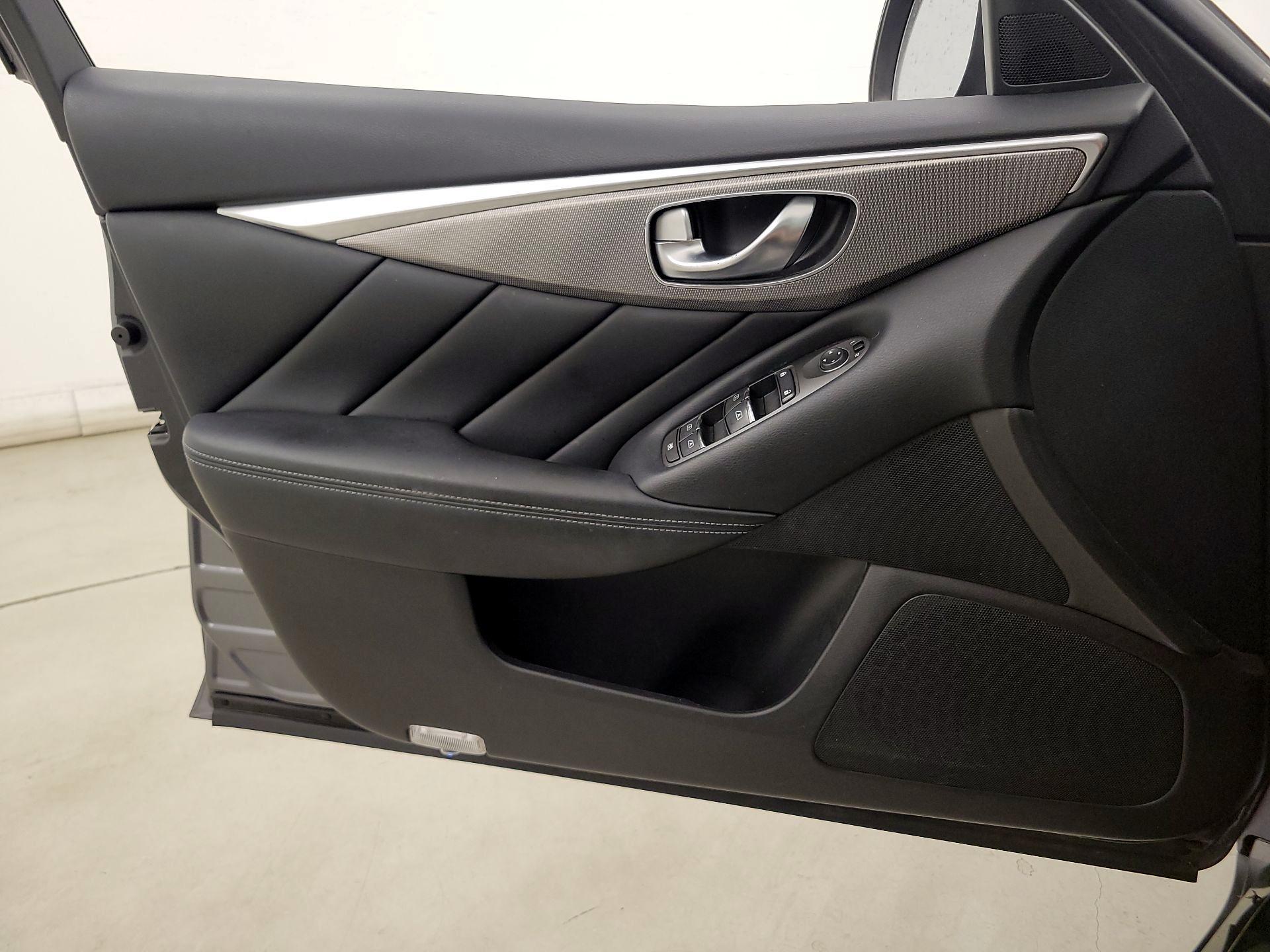 Thumbnail: 2015 INFINITI Q50 - 12