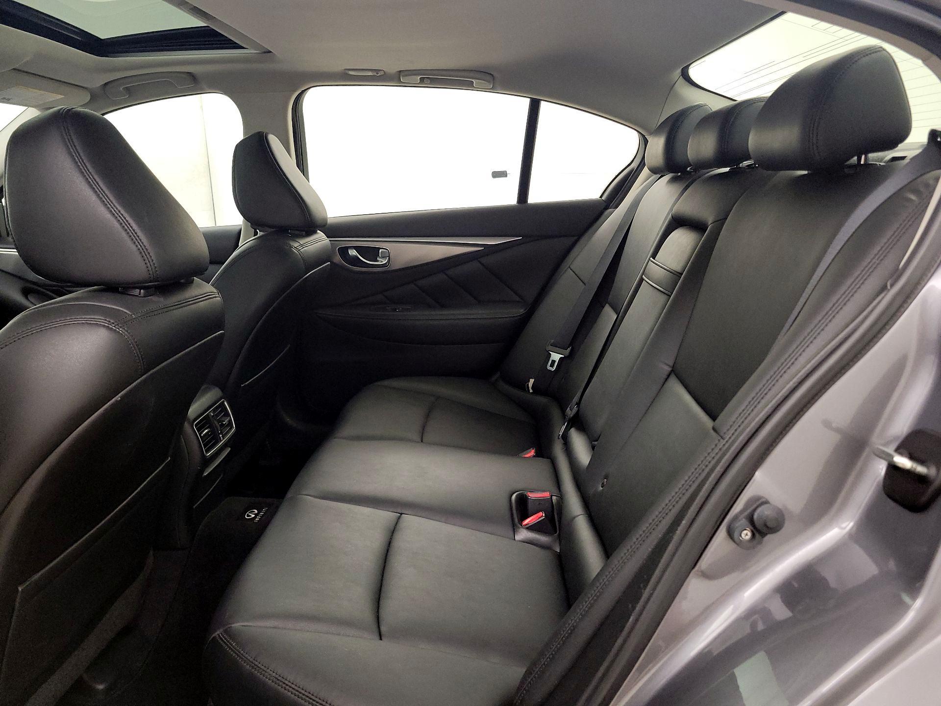 Thumbnail: 2015 INFINITI Q50 - 20