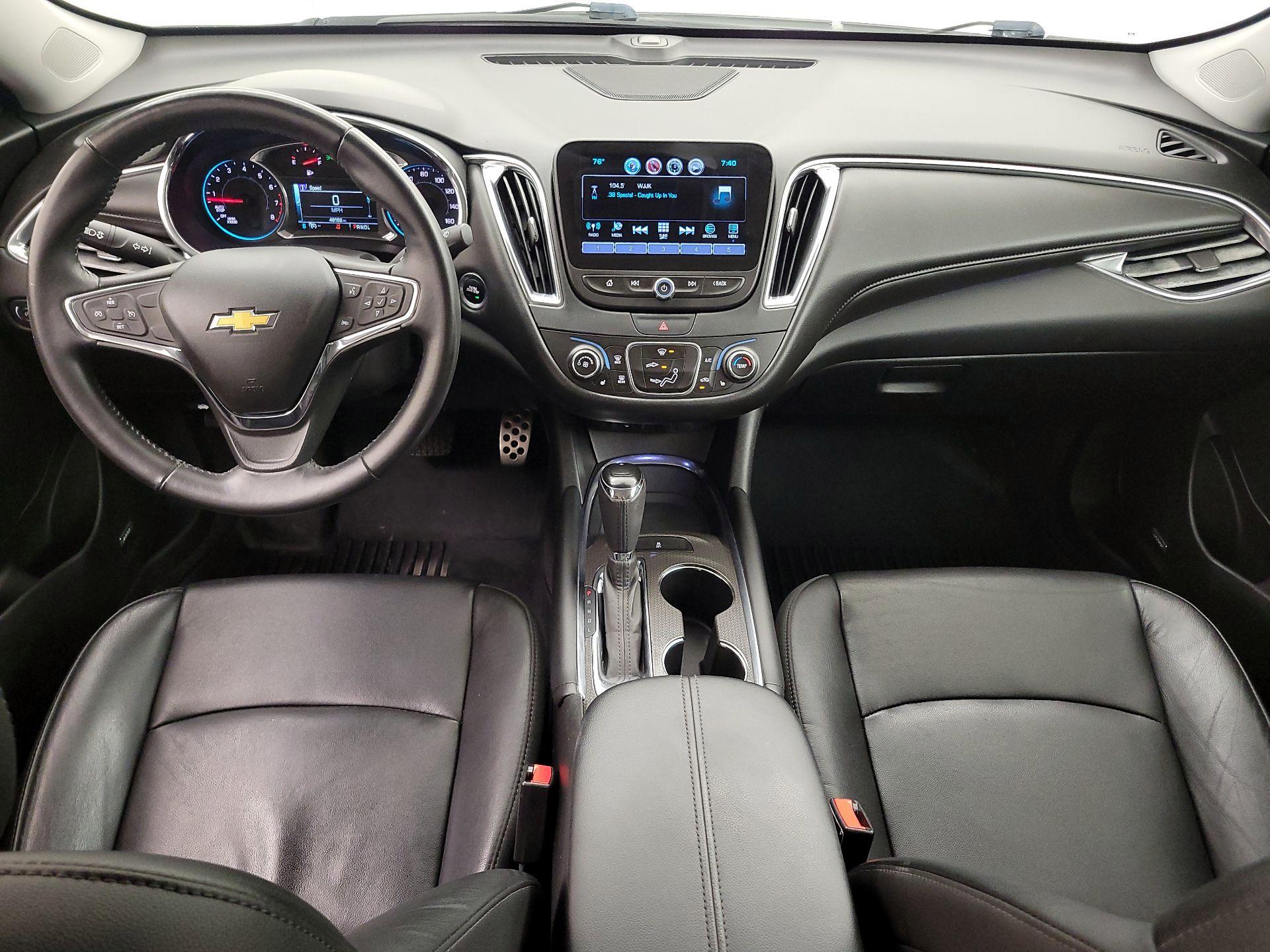 Thumbnail: 2017 Chevrolet Malibu - 9