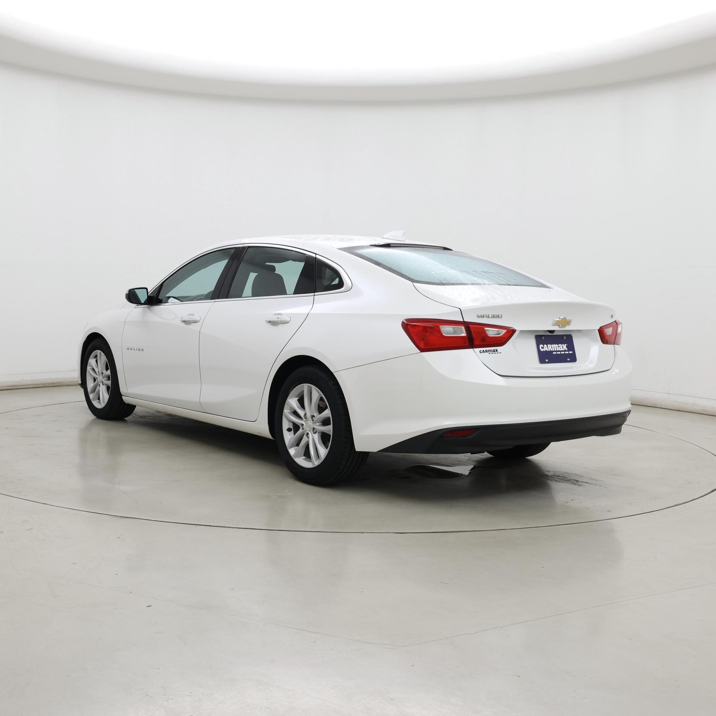 Thumbnail: 2017 Chevrolet Malibu - 2