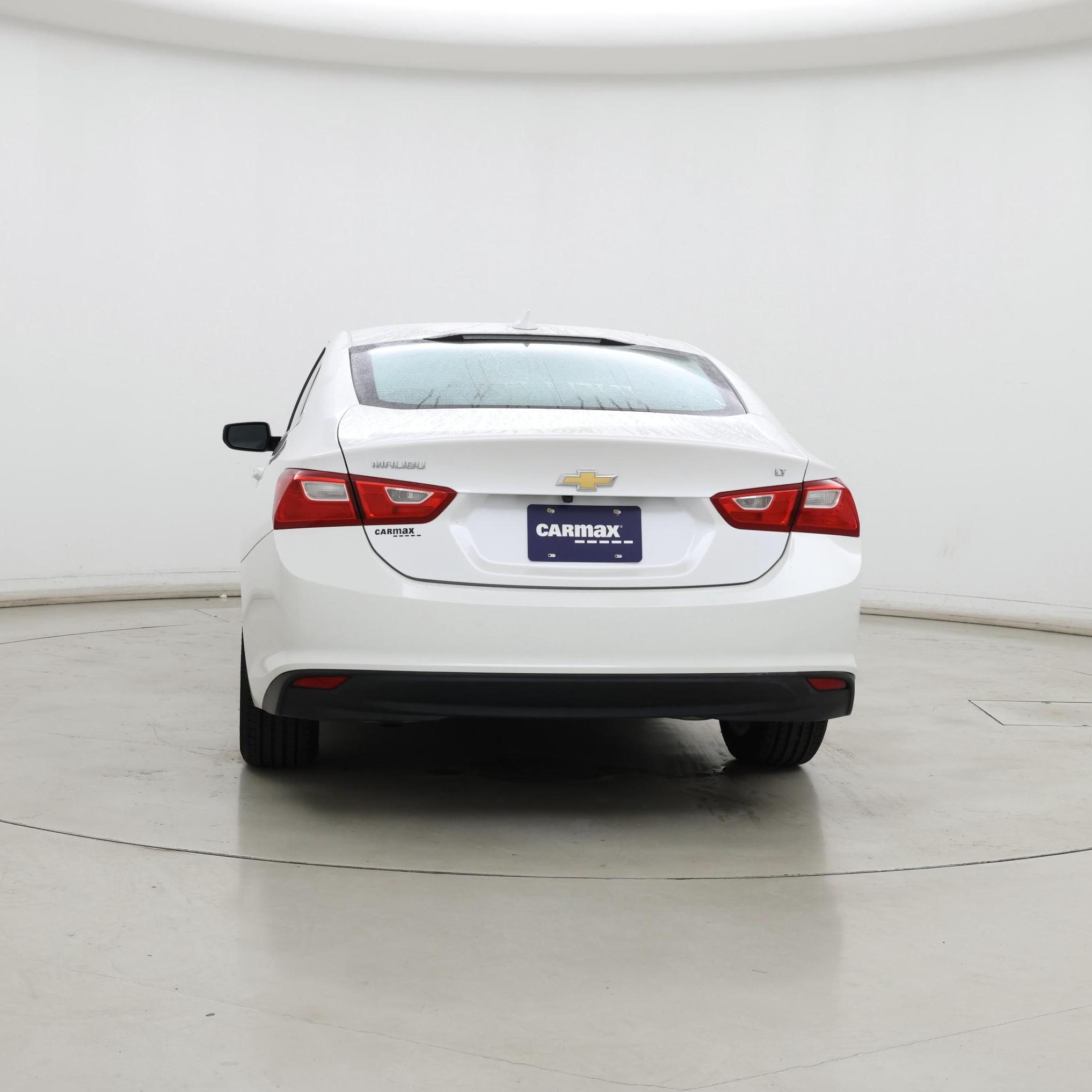 Thumbnail: 2017 Chevrolet Malibu - 6