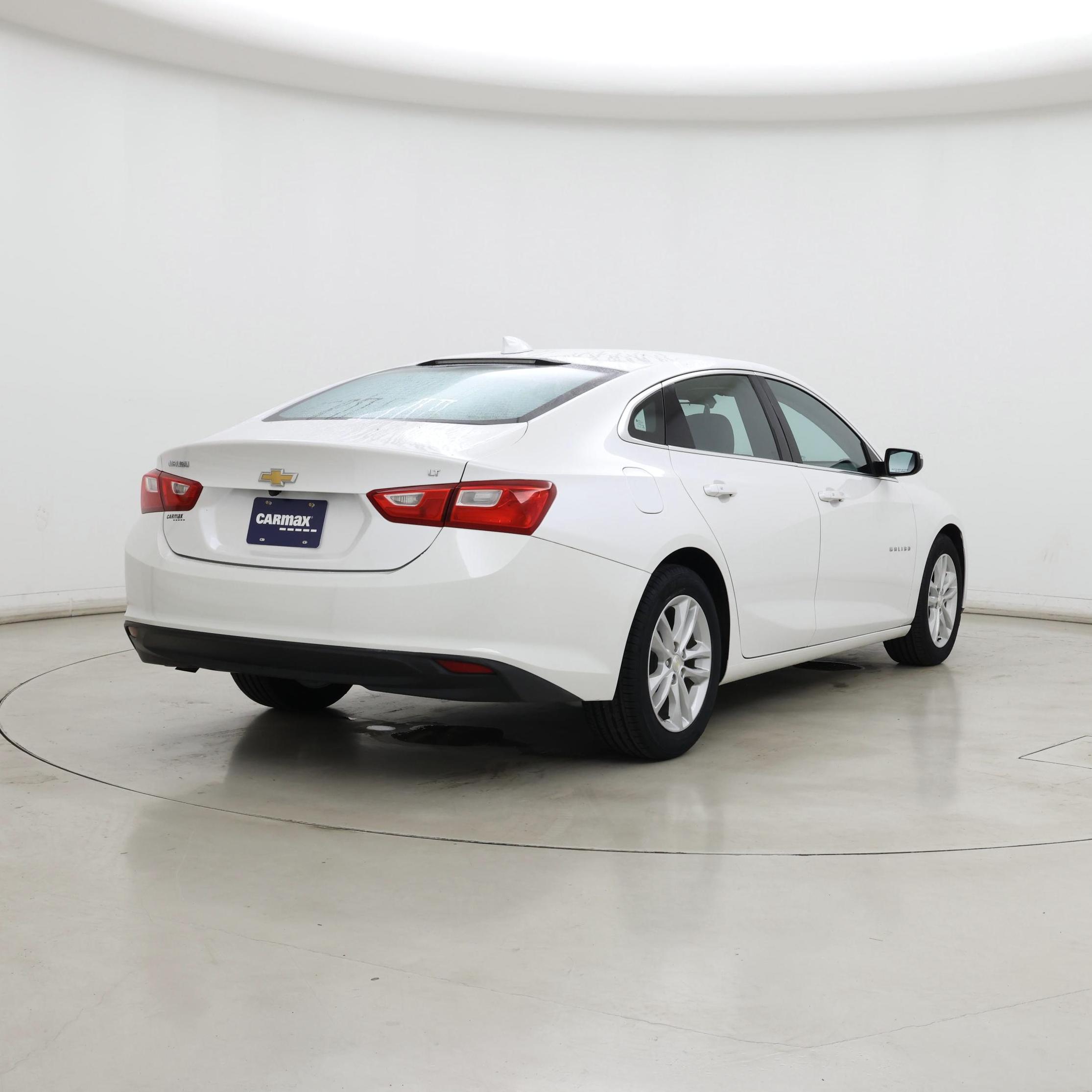 Thumbnail: 2017 Chevrolet Malibu - 8