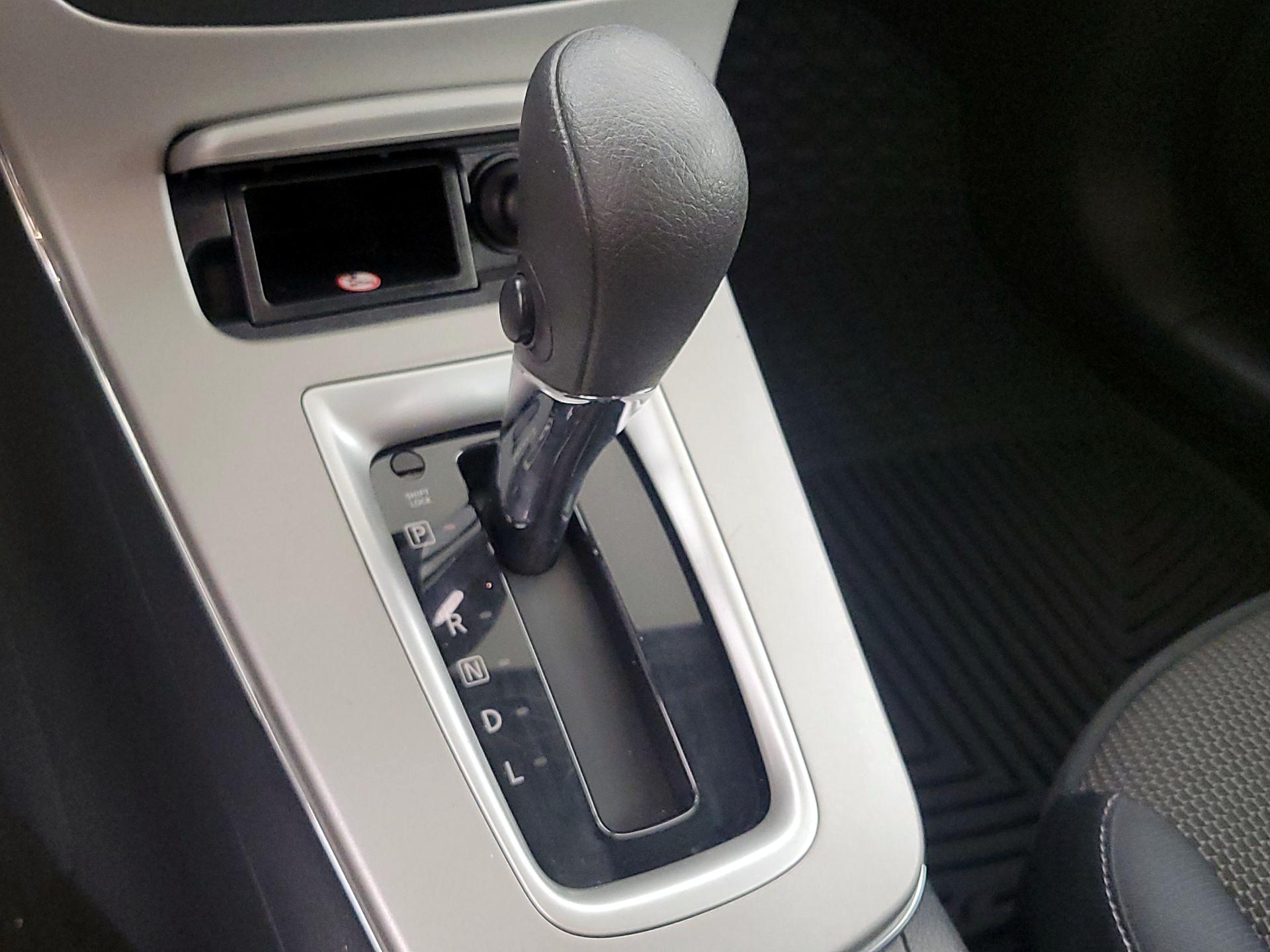 Thumbnail: 2015 Nissan Sentra - 16