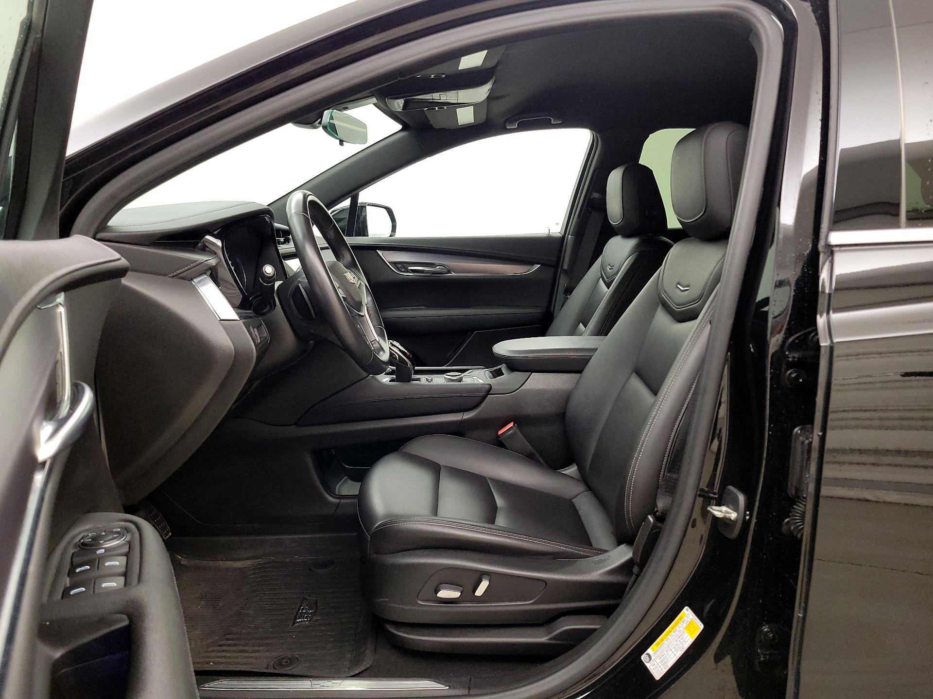 Thumbnail: 2021 Cadillac XT5 - 11