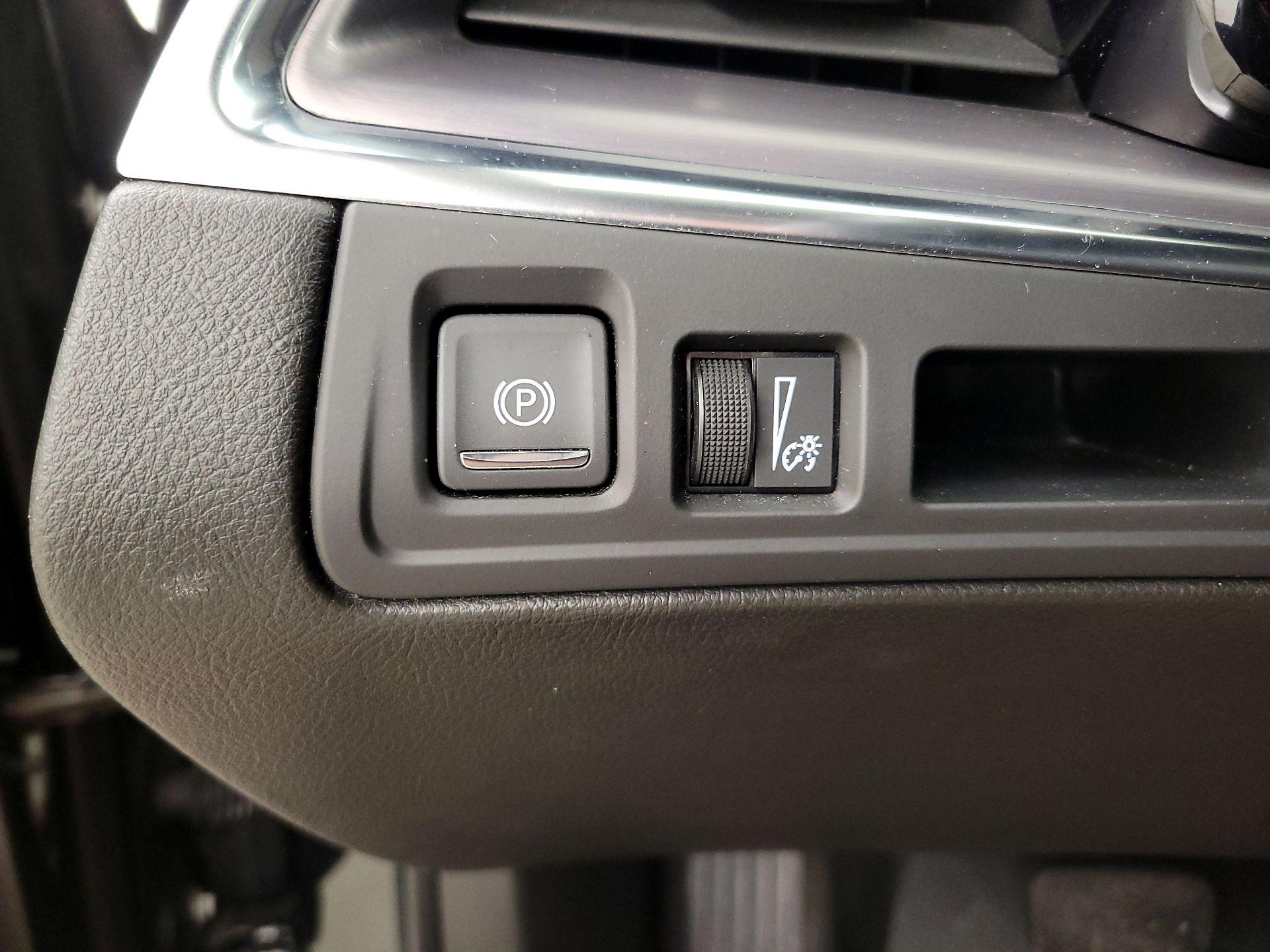Thumbnail: 2021 Cadillac XT5 - 13