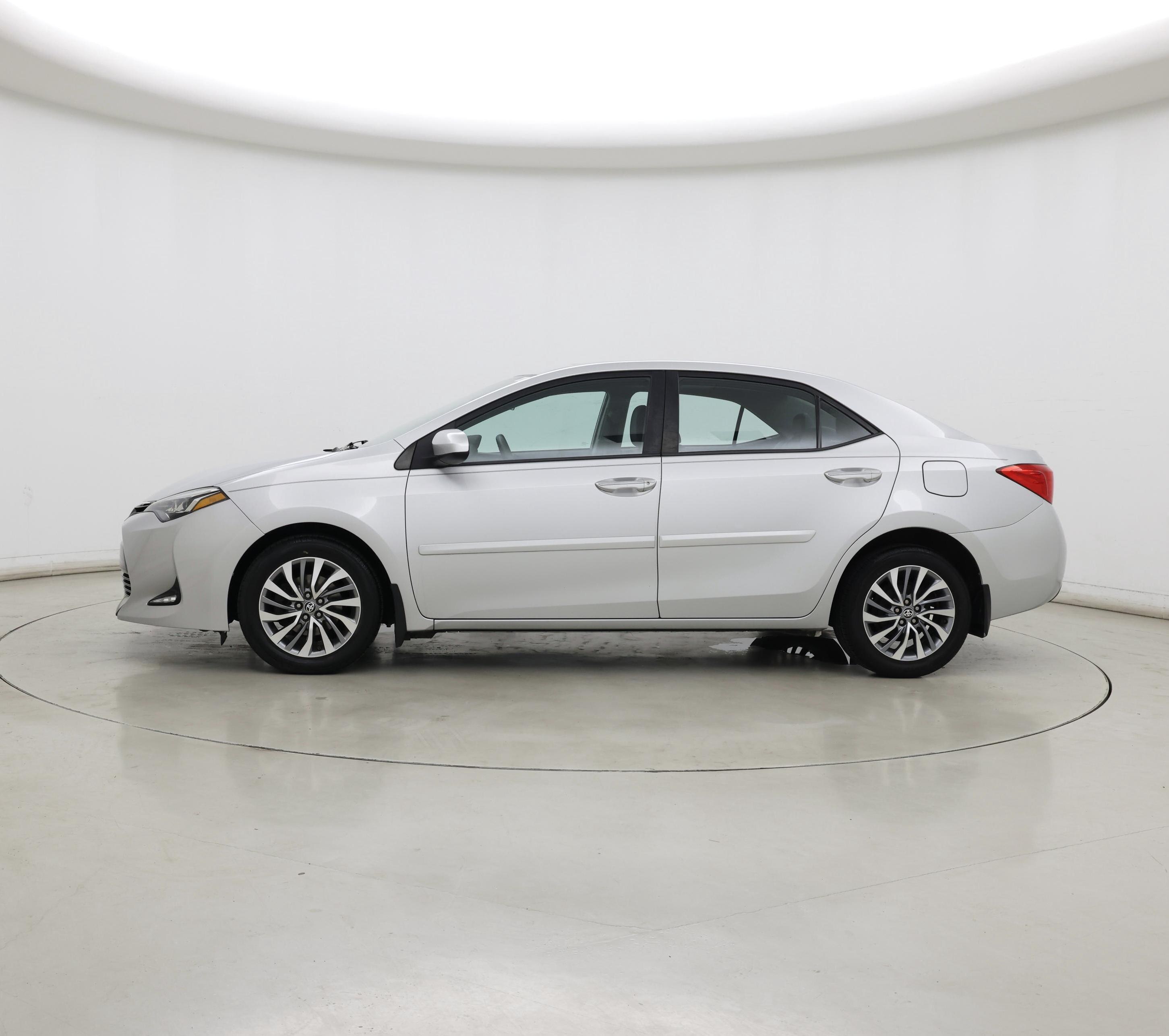 Thumbnail: 2017 Toyota Corolla - 3