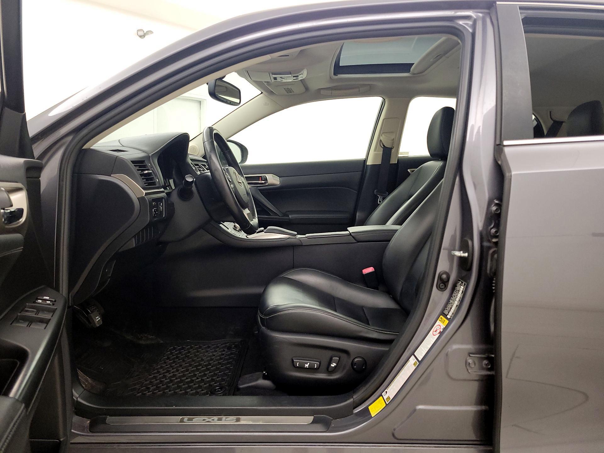 Thumbnail: 2014 Lexus CT - 11