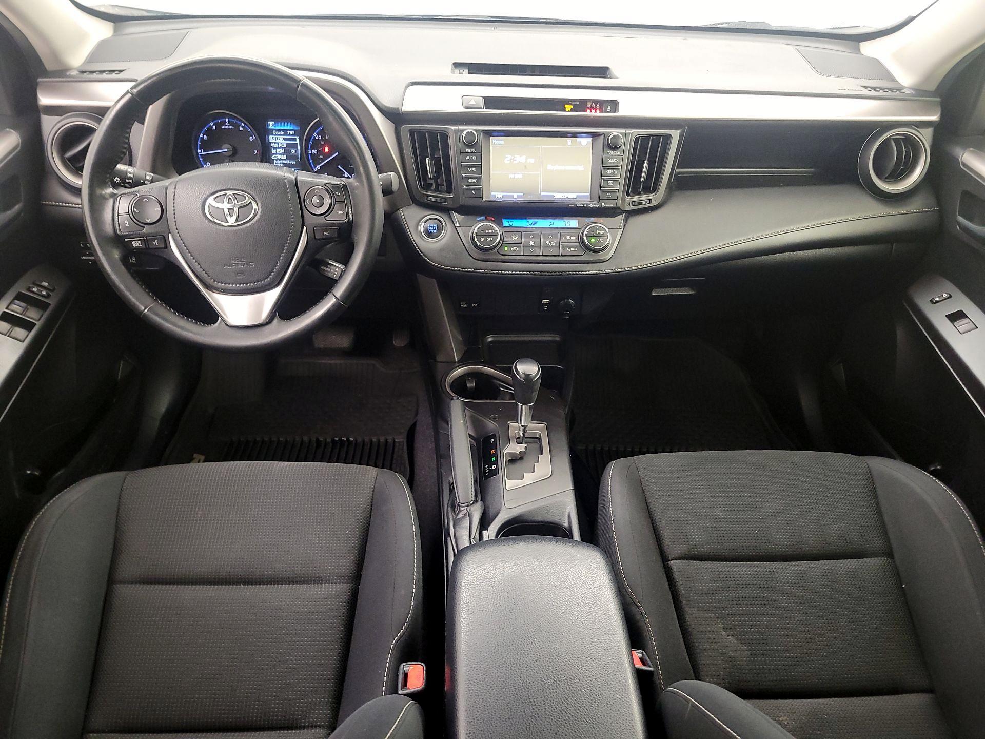 Thumbnail: 2018 Toyota RAV4 - 9