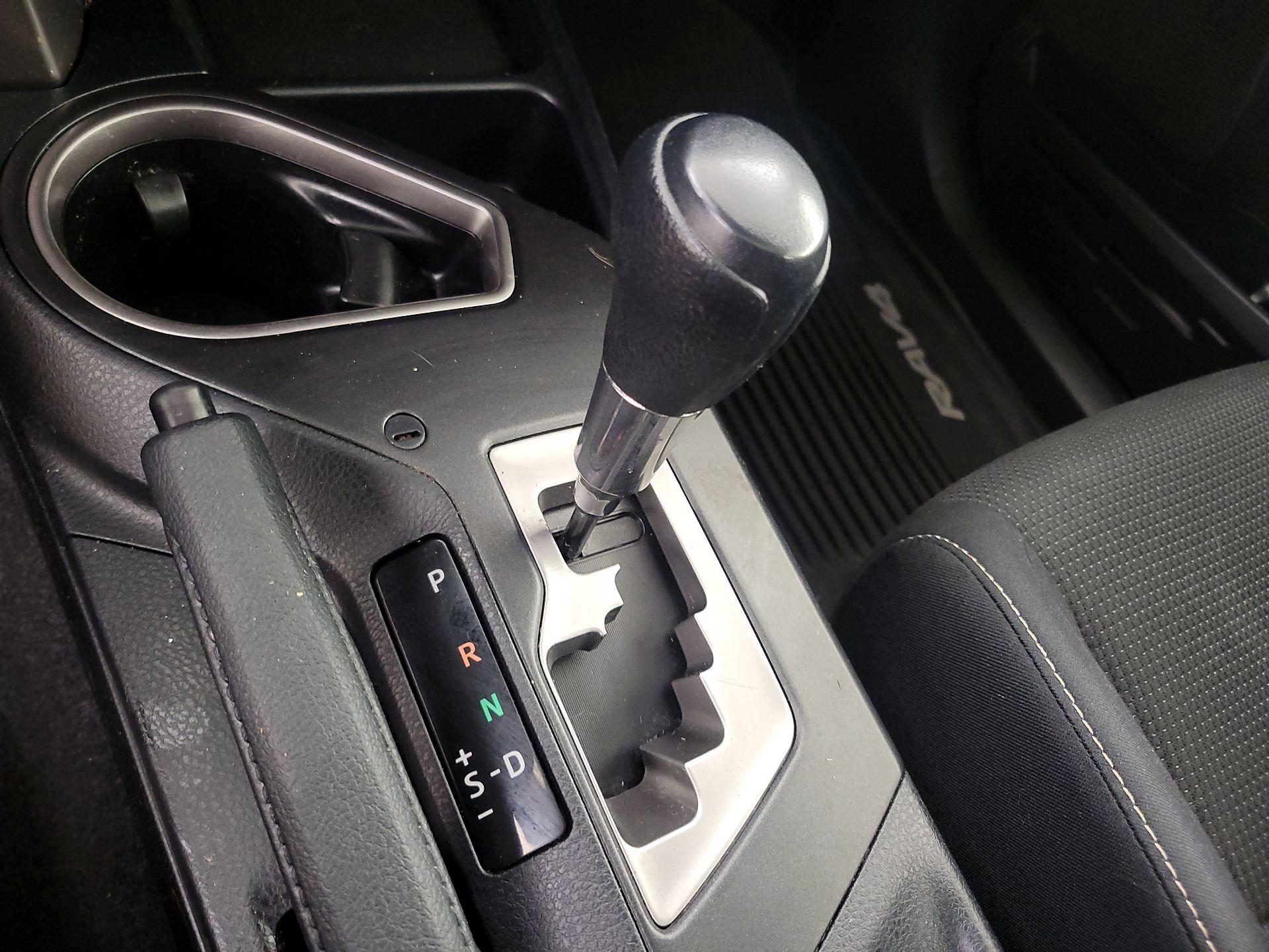 Thumbnail: 2018 Toyota RAV4 - 17