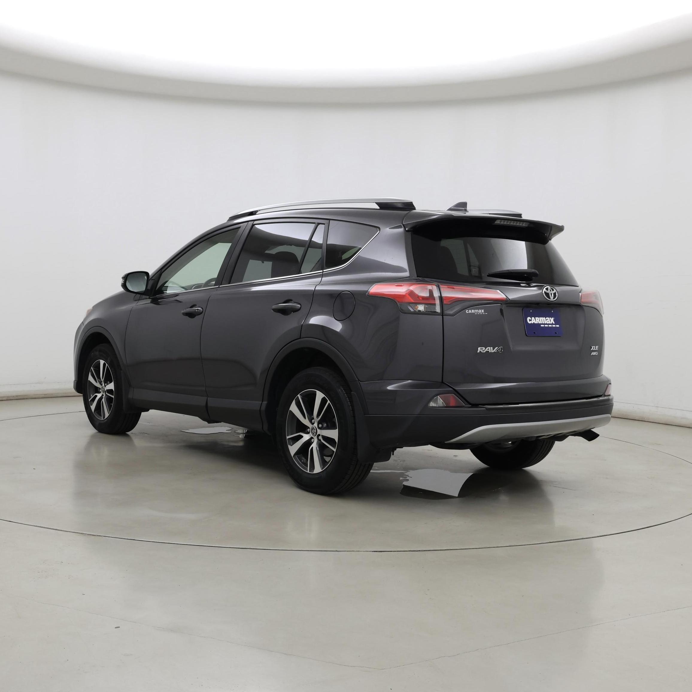 Thumbnail: 2018 Toyota RAV4 - 2